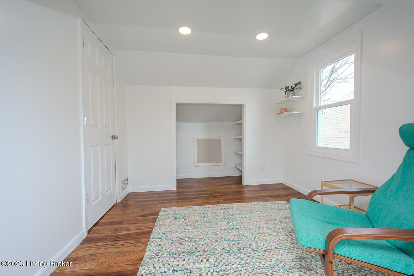 1019 English Ave
