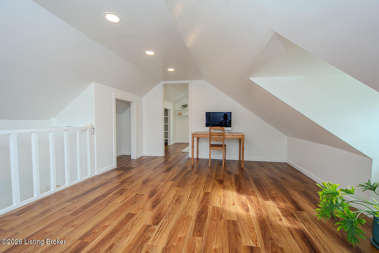1019 English Ave