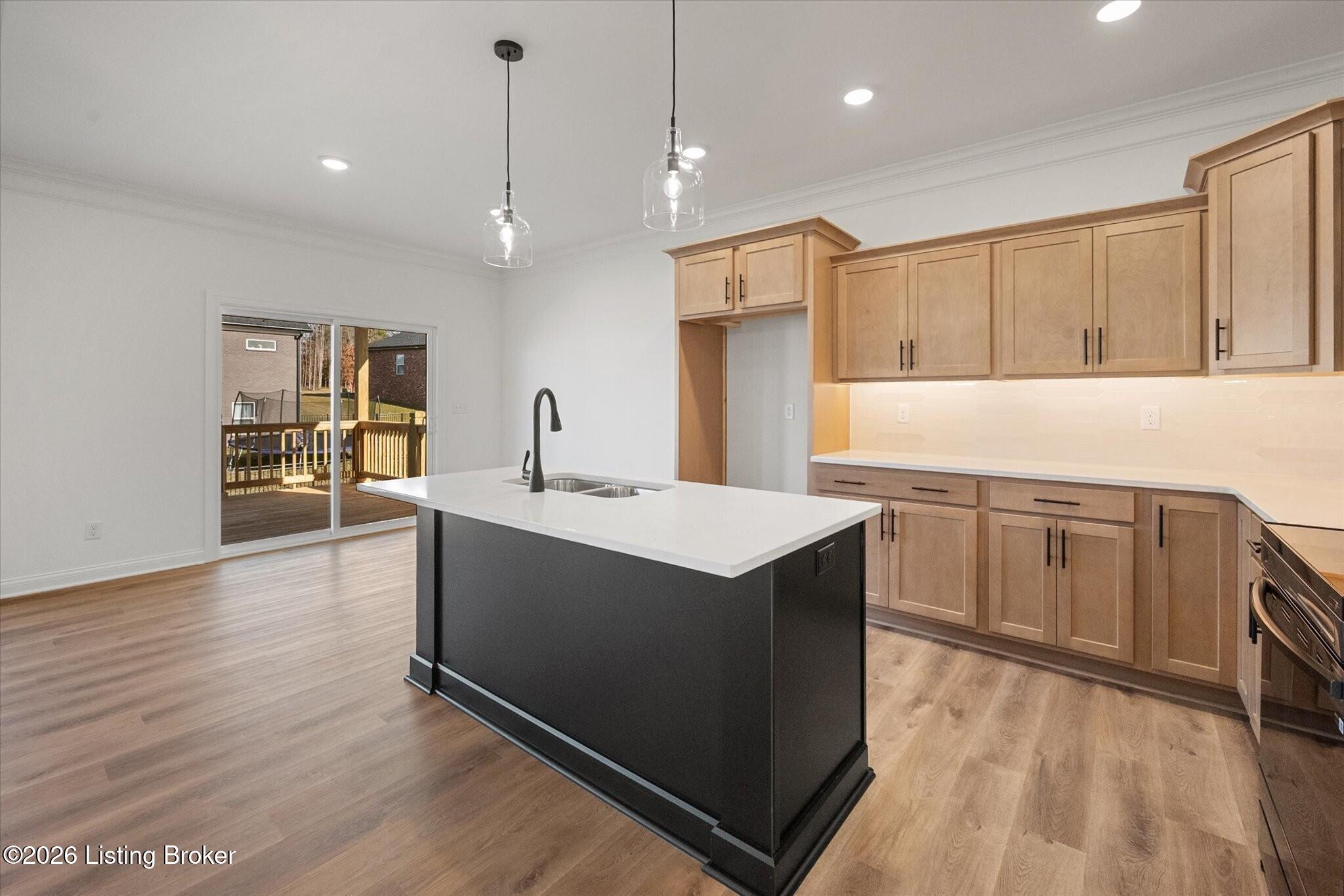 150 Broken Arrow Ct