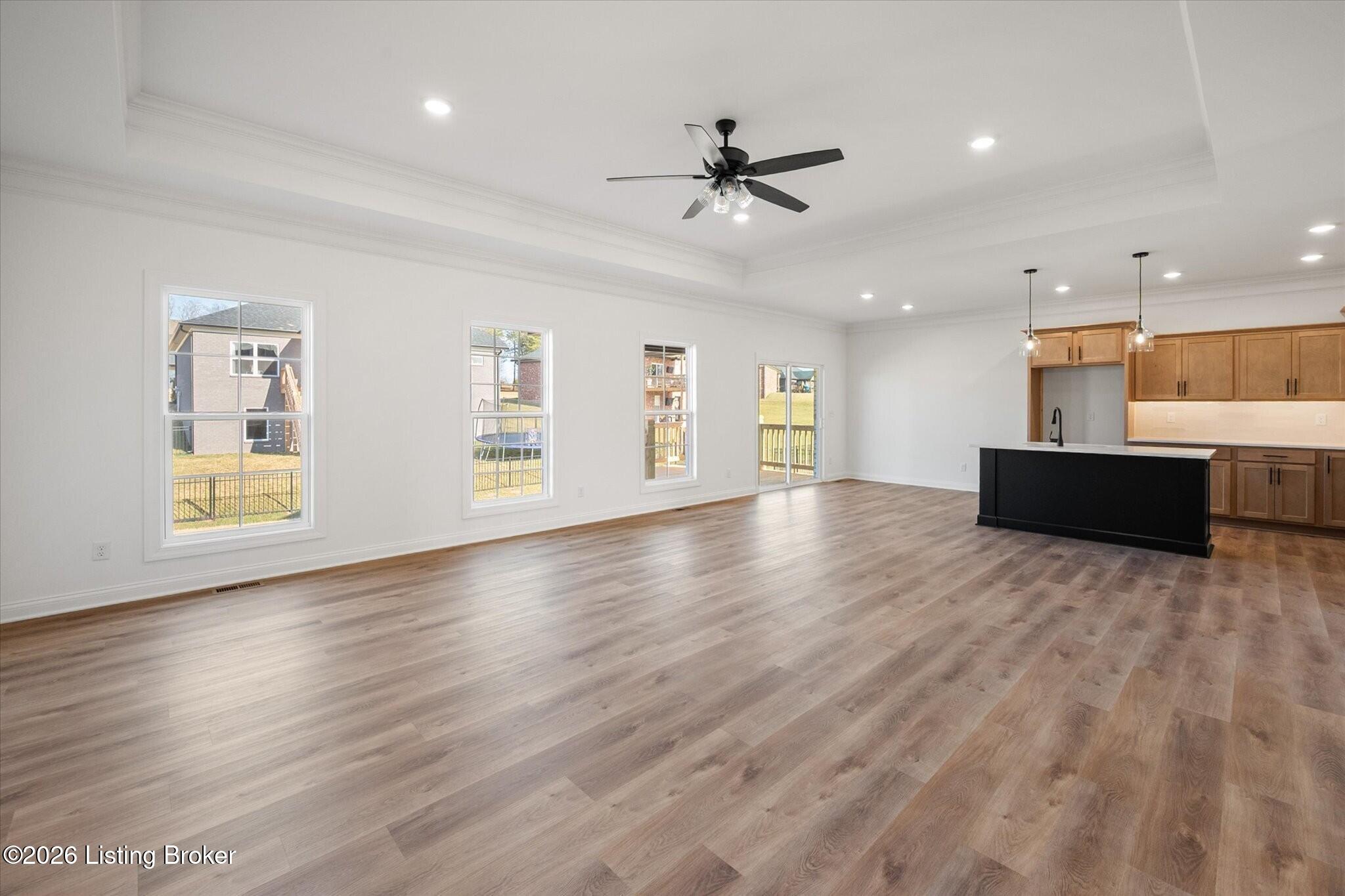 150 Broken Arrow Ct