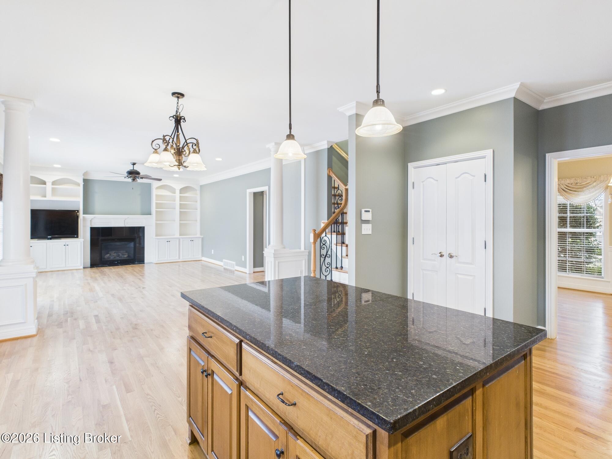 1217 Blackthorn Rd