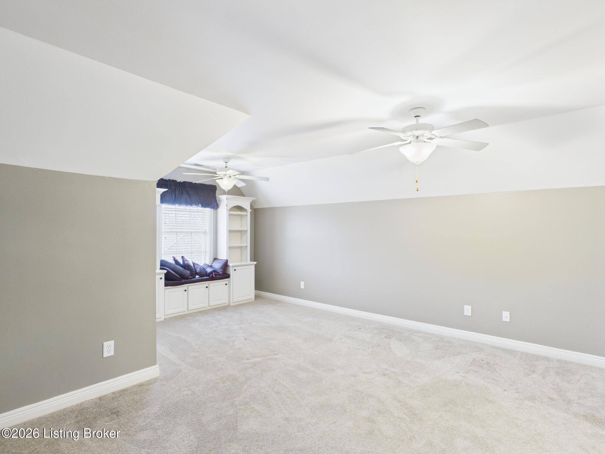 1217 Blackthorn Rd