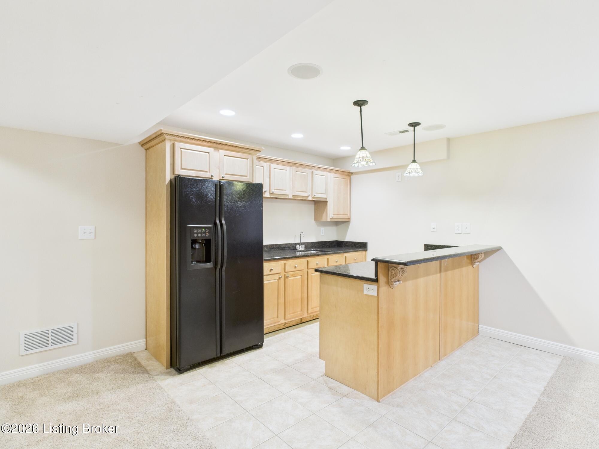 1217 Blackthorn Rd