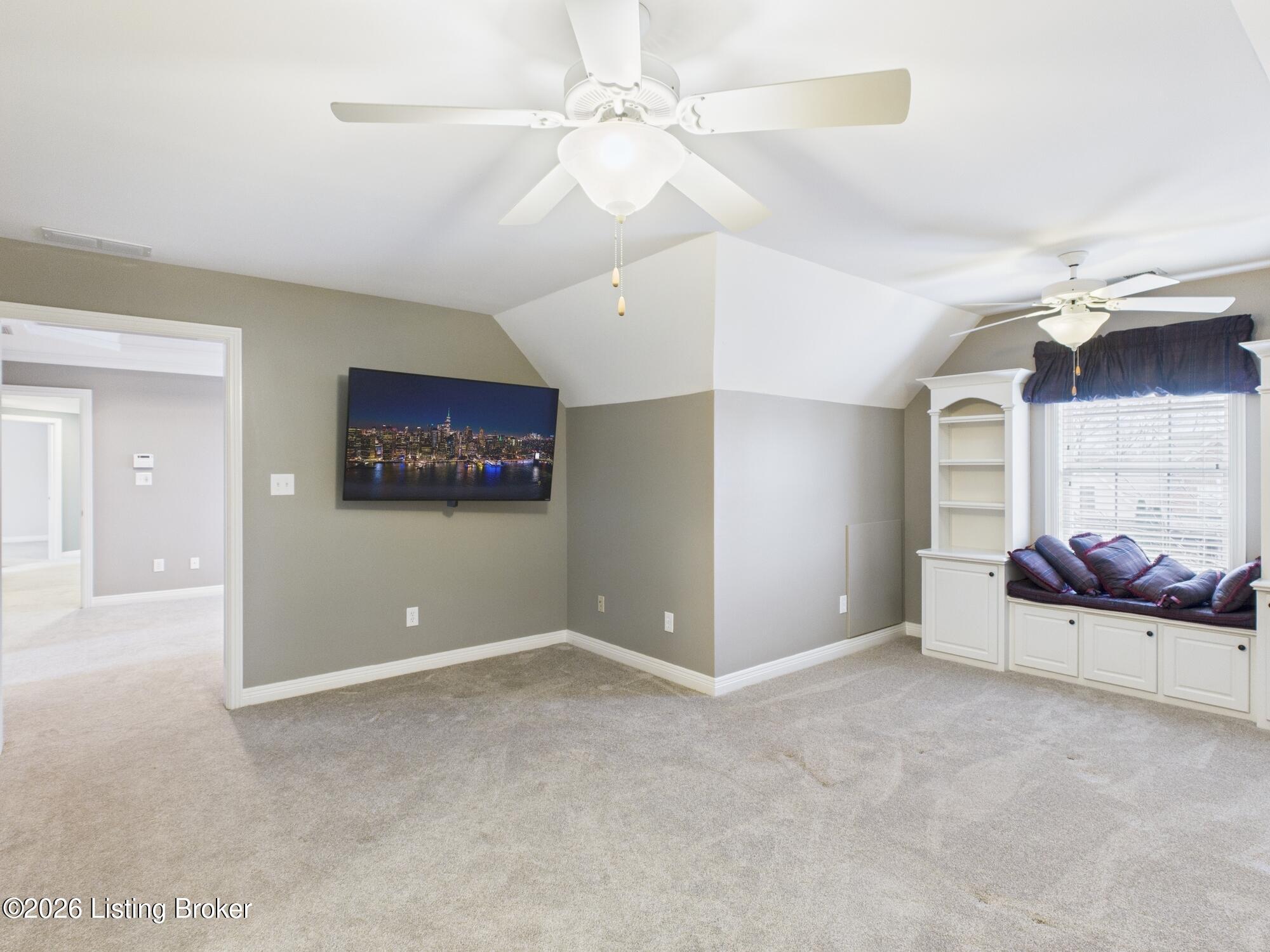 1217 Blackthorn Rd