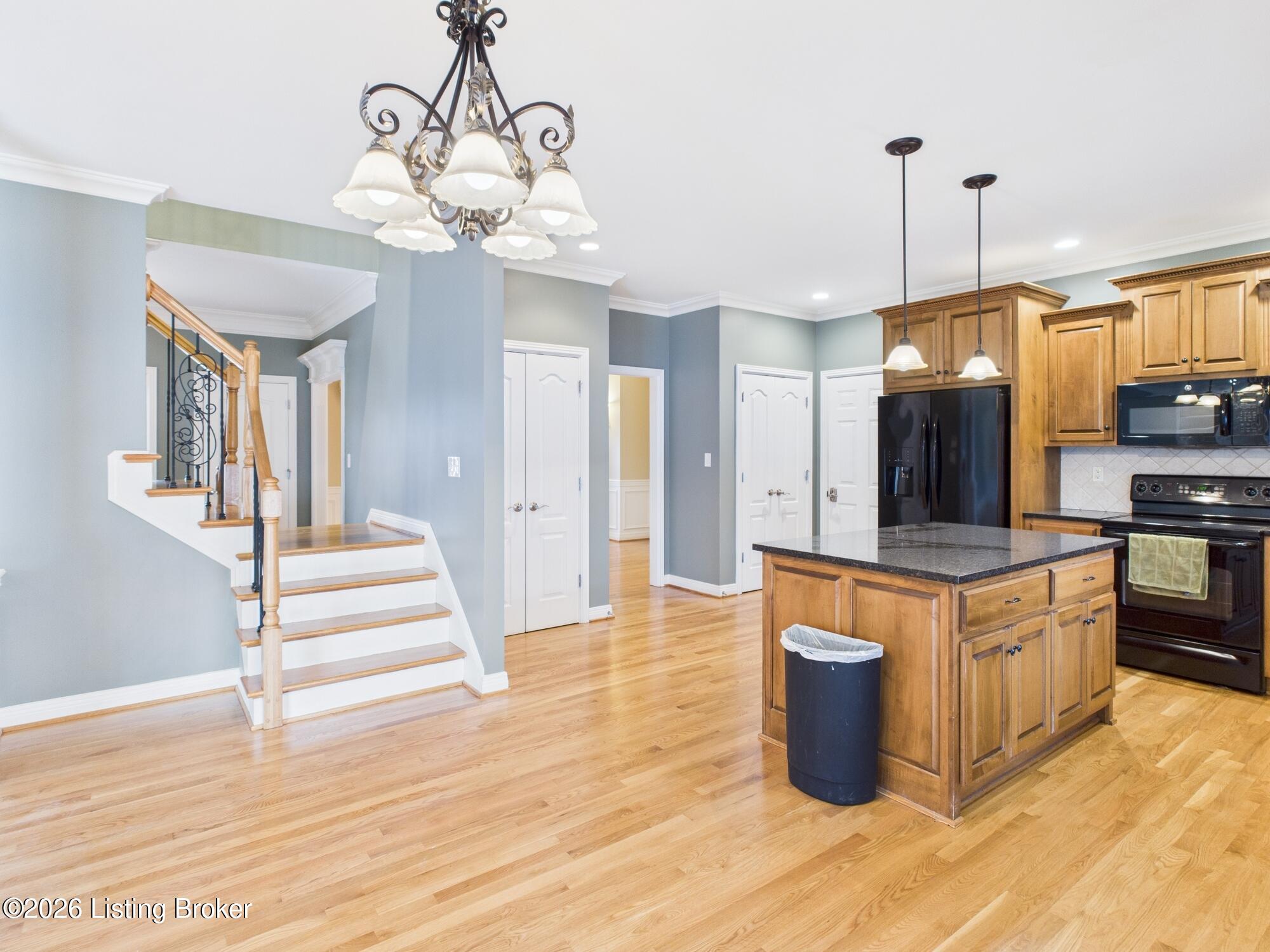 1217 Blackthorn Rd