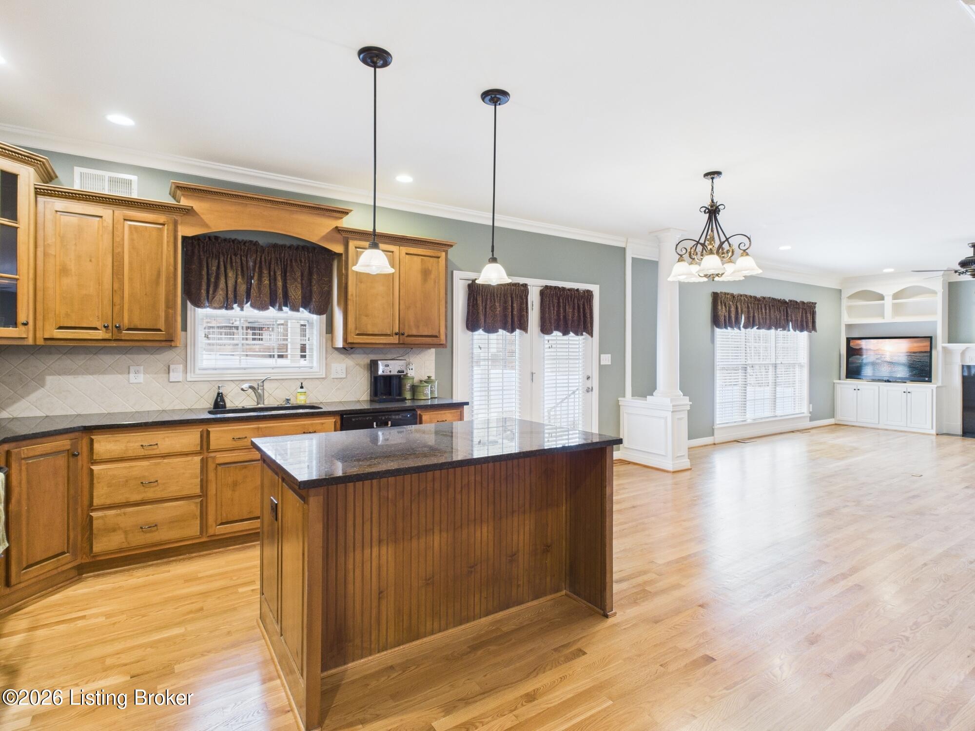 1217 Blackthorn Rd