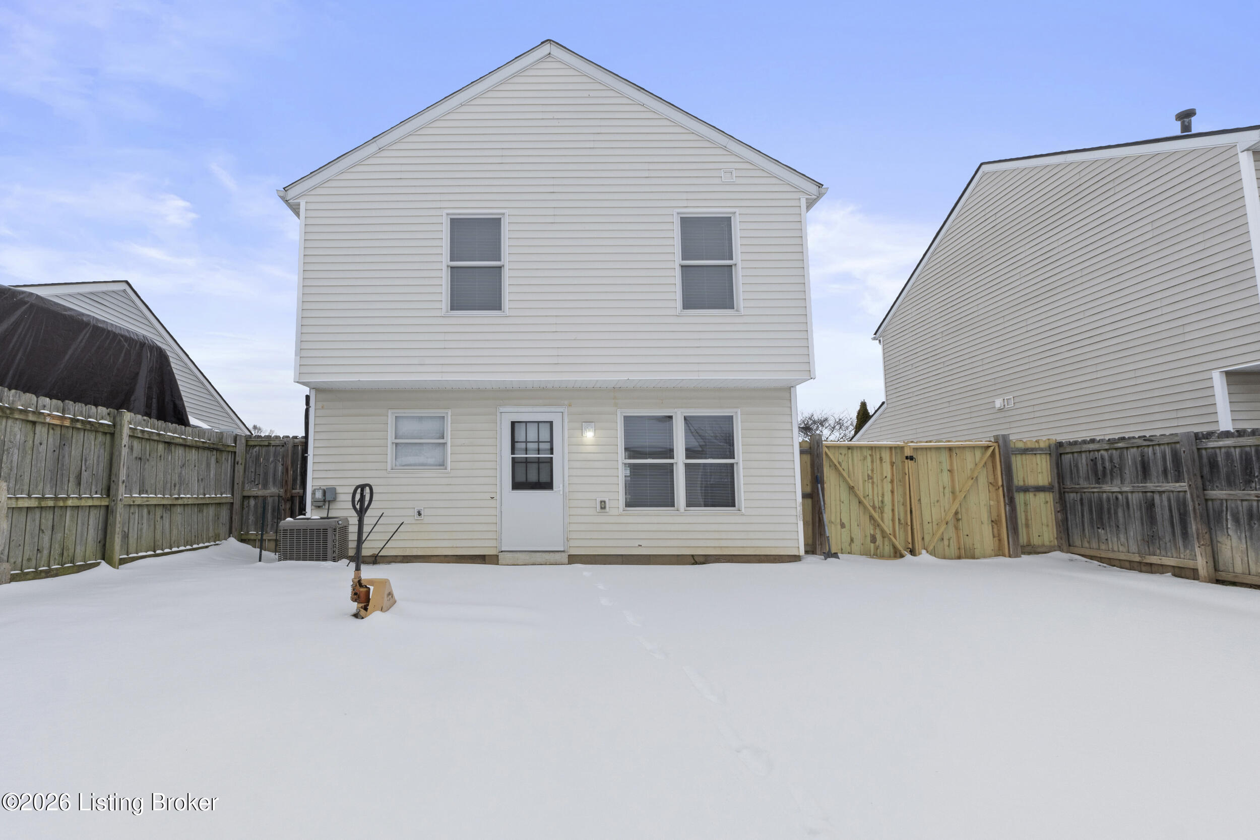 6212 Maravian Dr