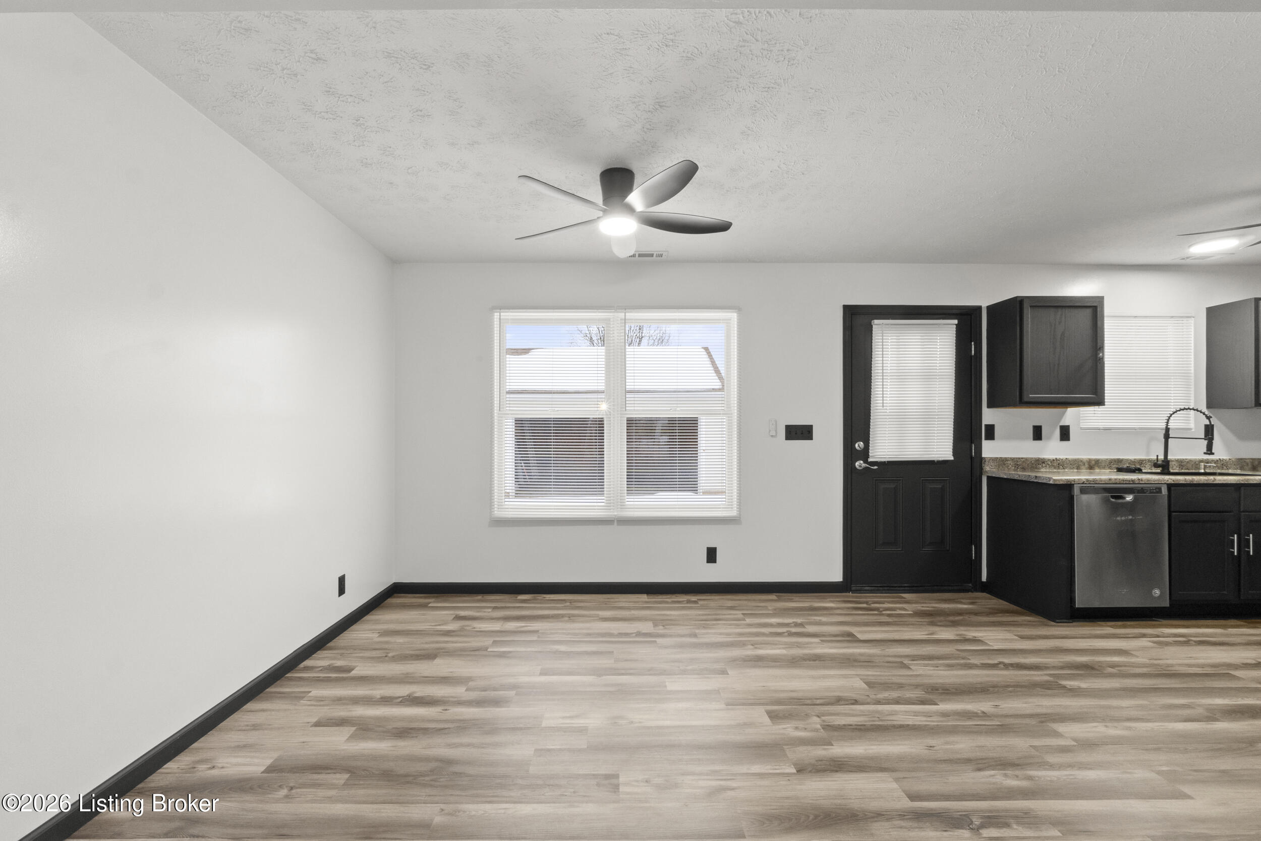 6212 Maravian Dr