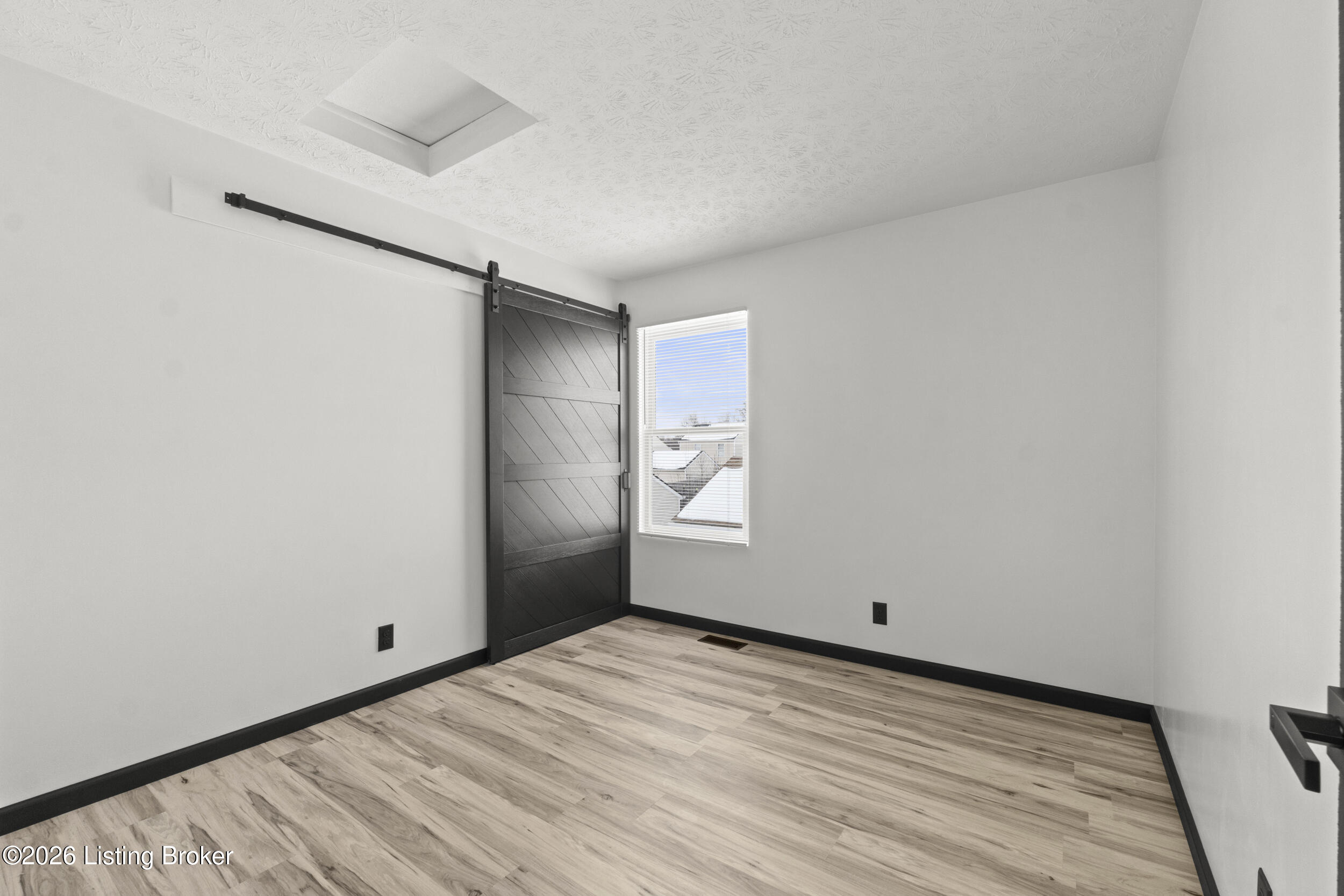 6212 Maravian Dr