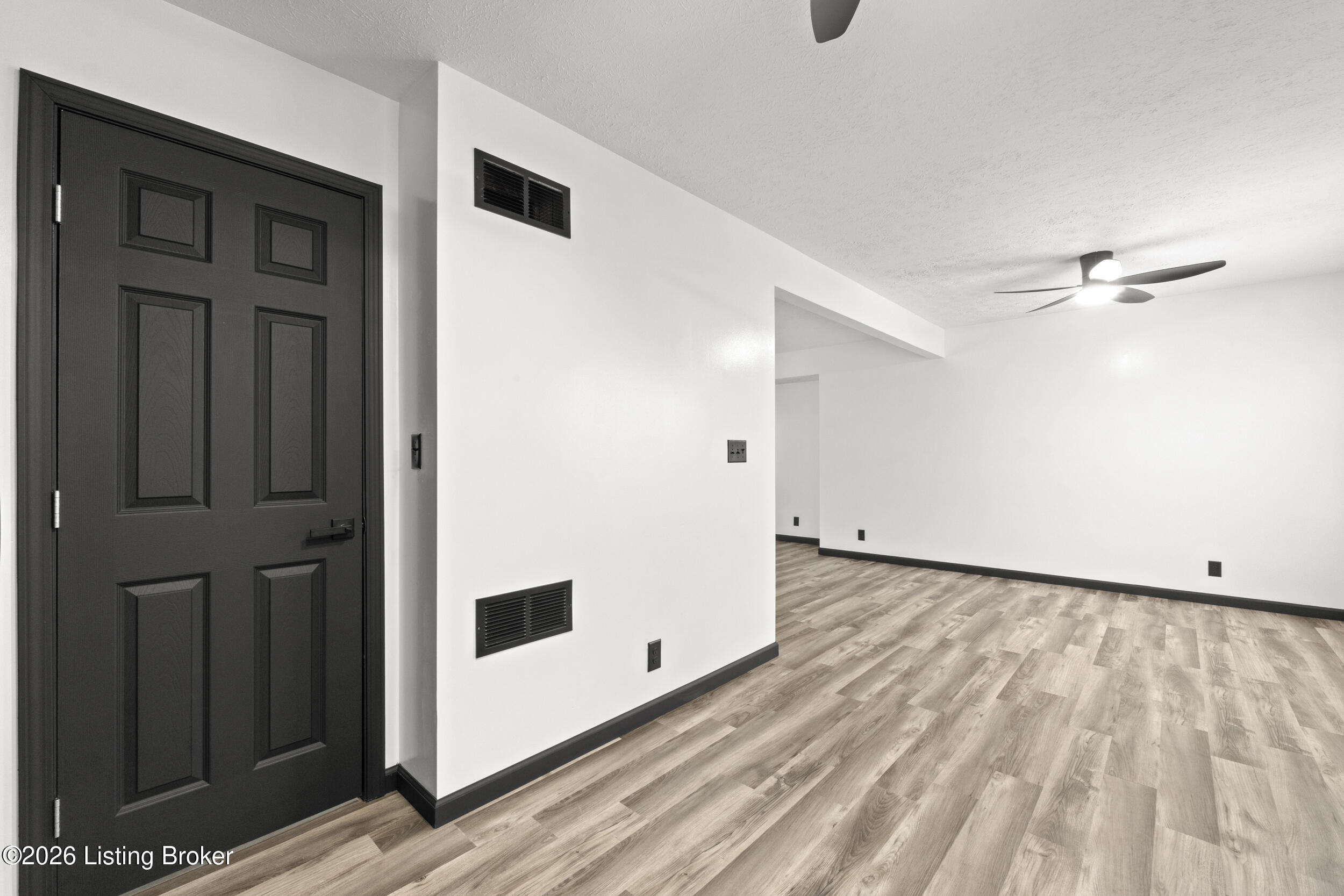 6212 Maravian Dr