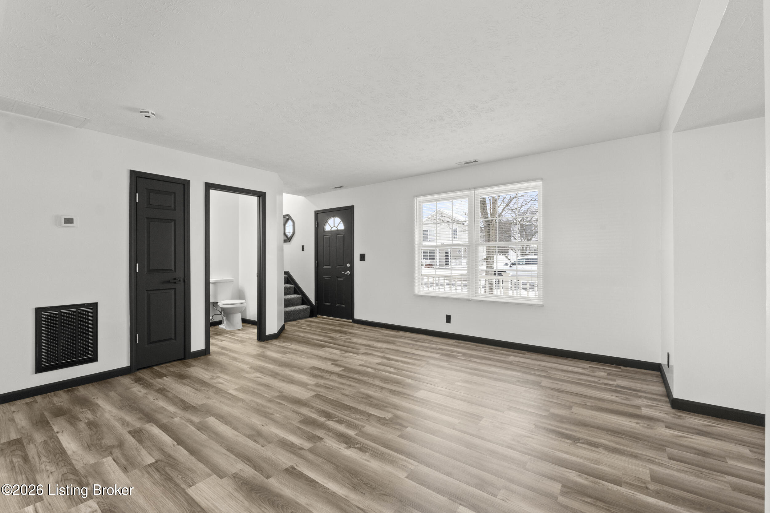 6212 Maravian Dr