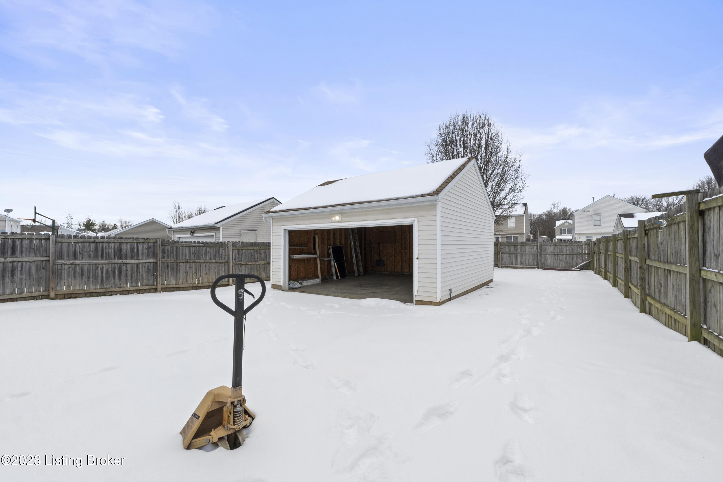 6212 Maravian Dr