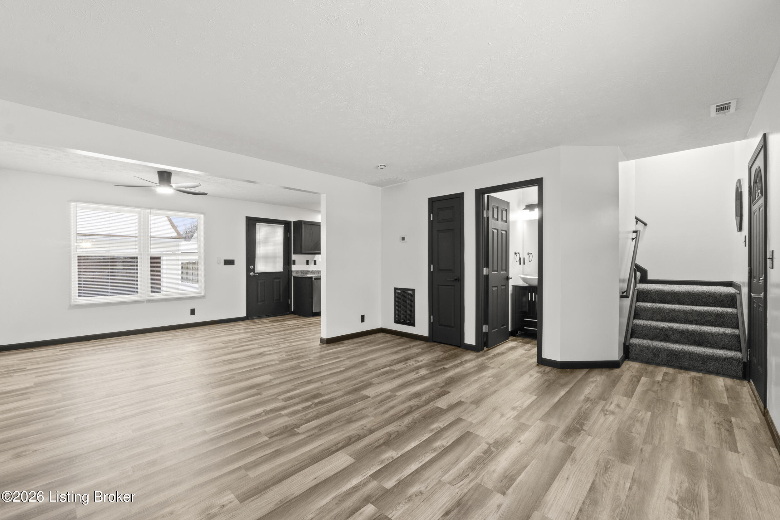 6212 Maravian Dr