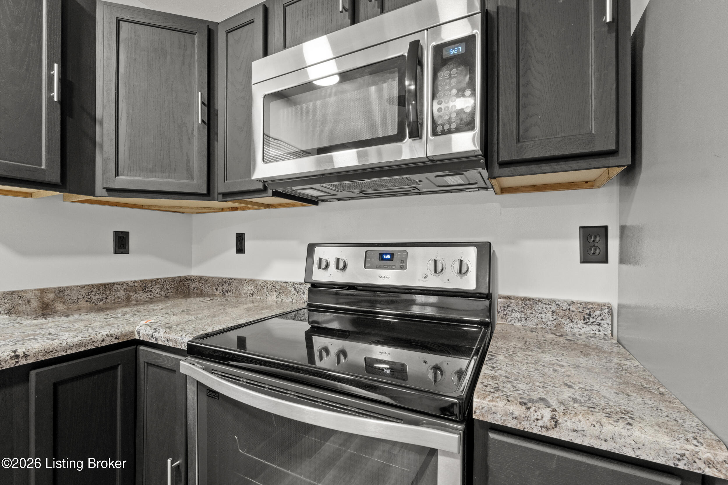 6212 Maravian Dr