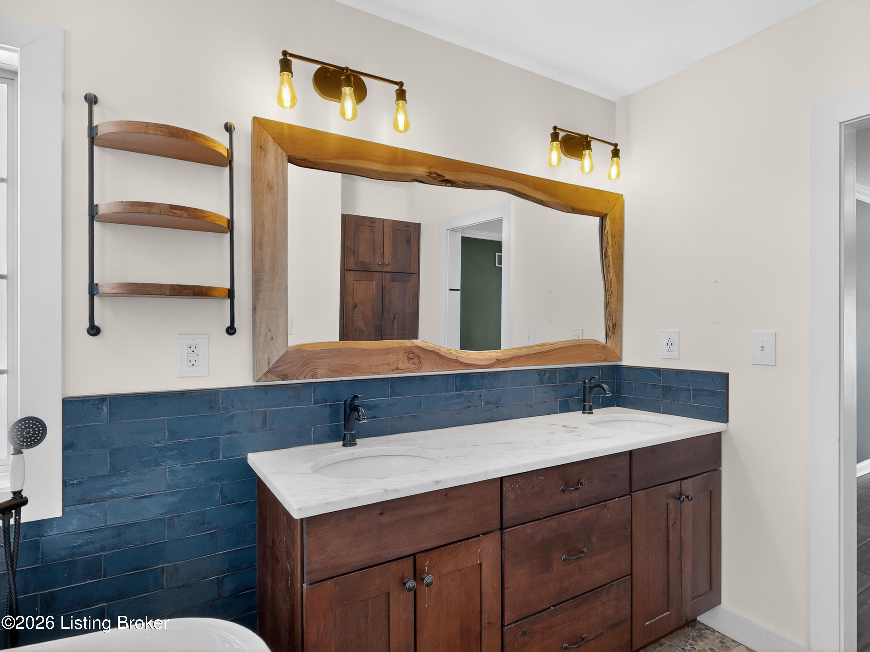 14604 Anderson Woods