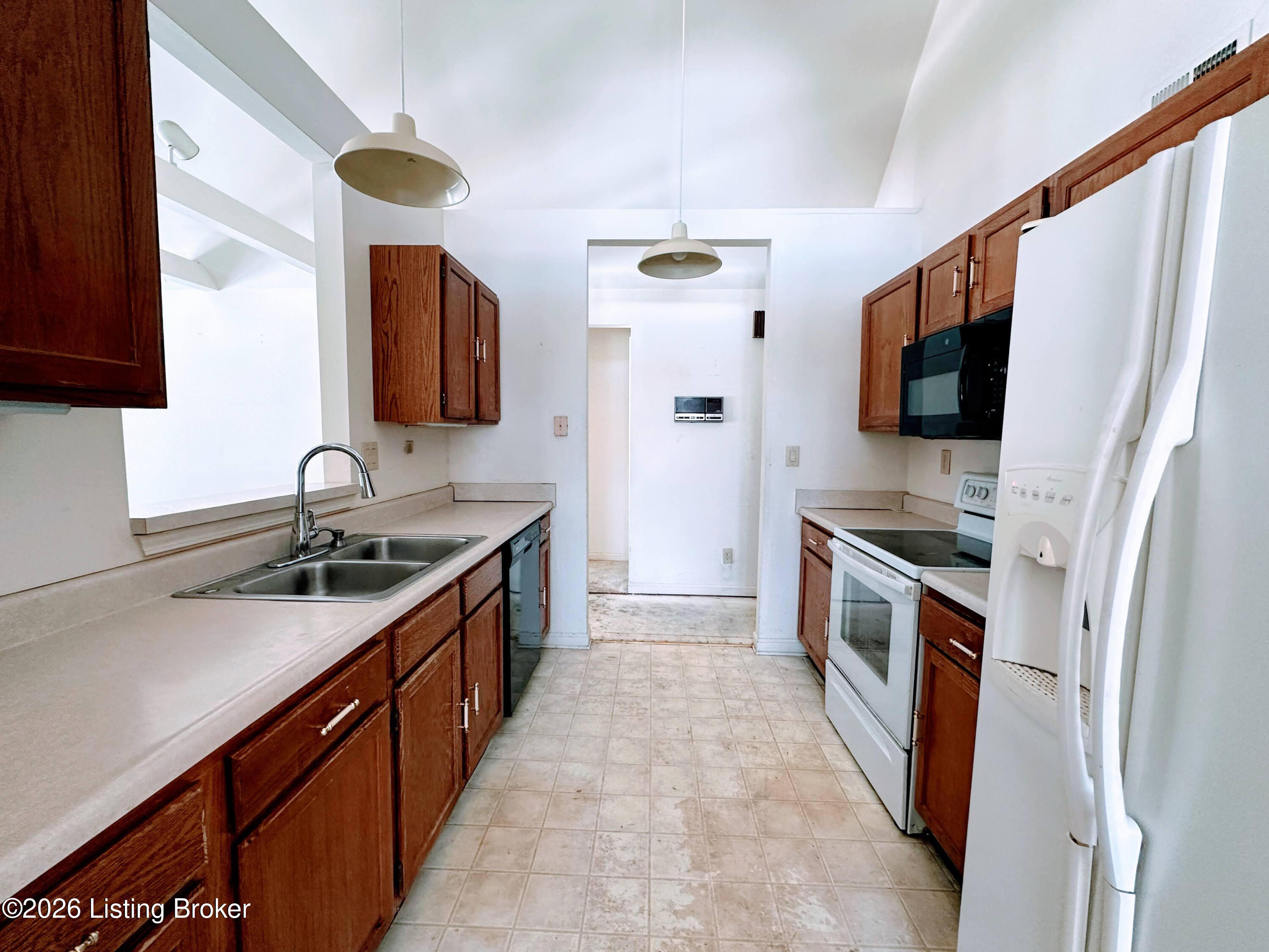 103 Eastbridge Ct 103