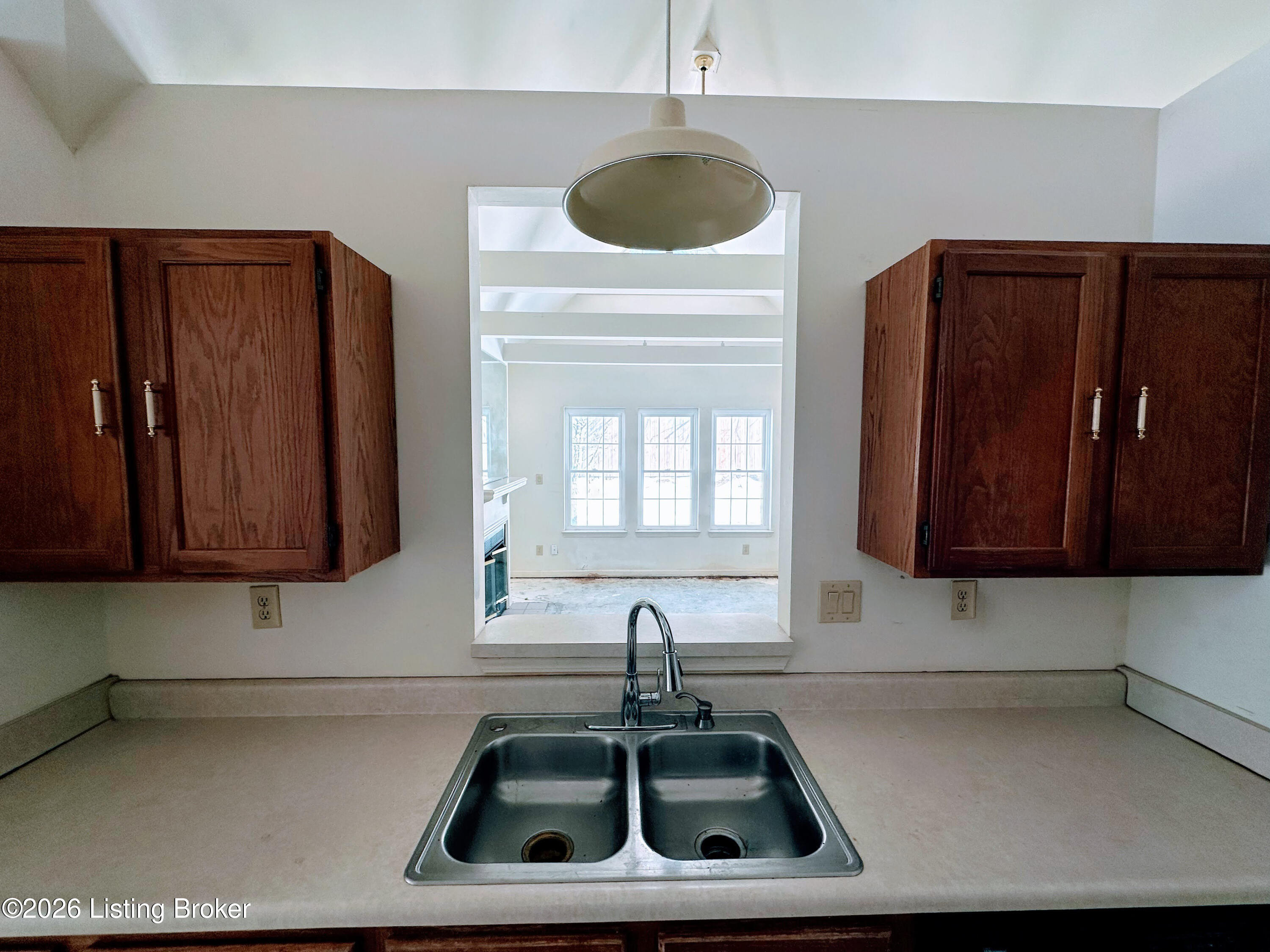 103 Eastbridge Ct 103