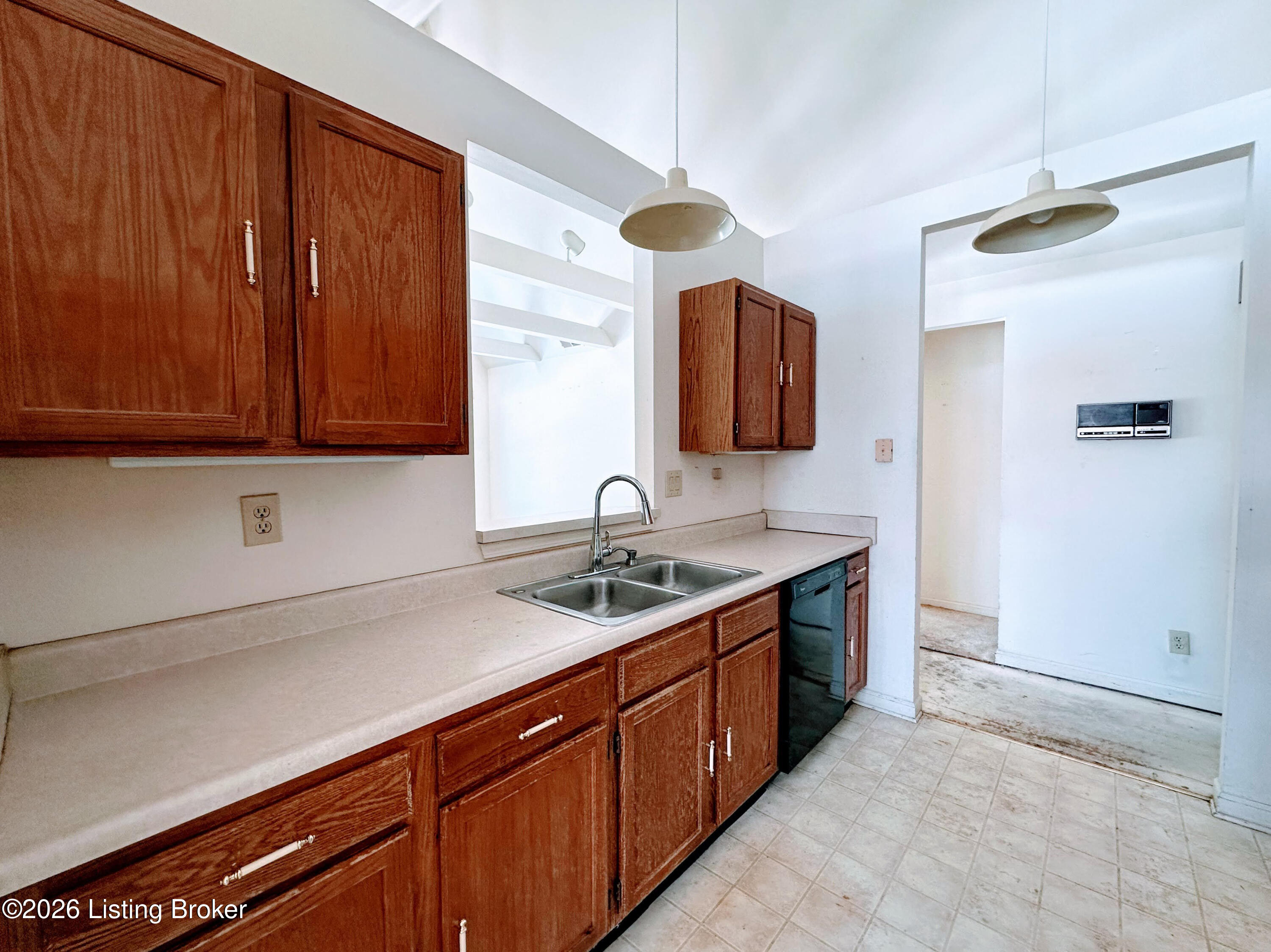 103 Eastbridge Ct 103
