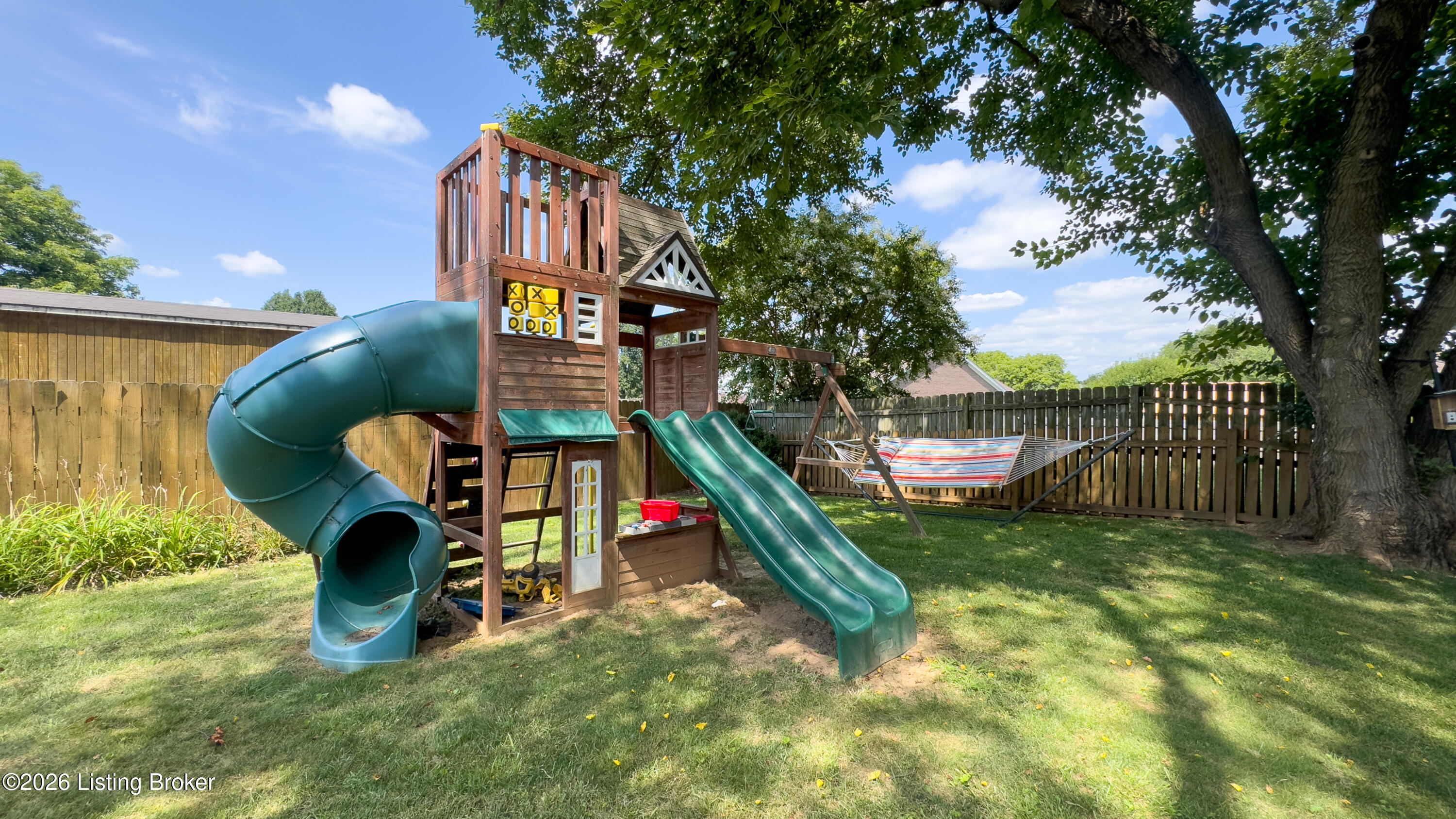 4909 Oakbrook Dr