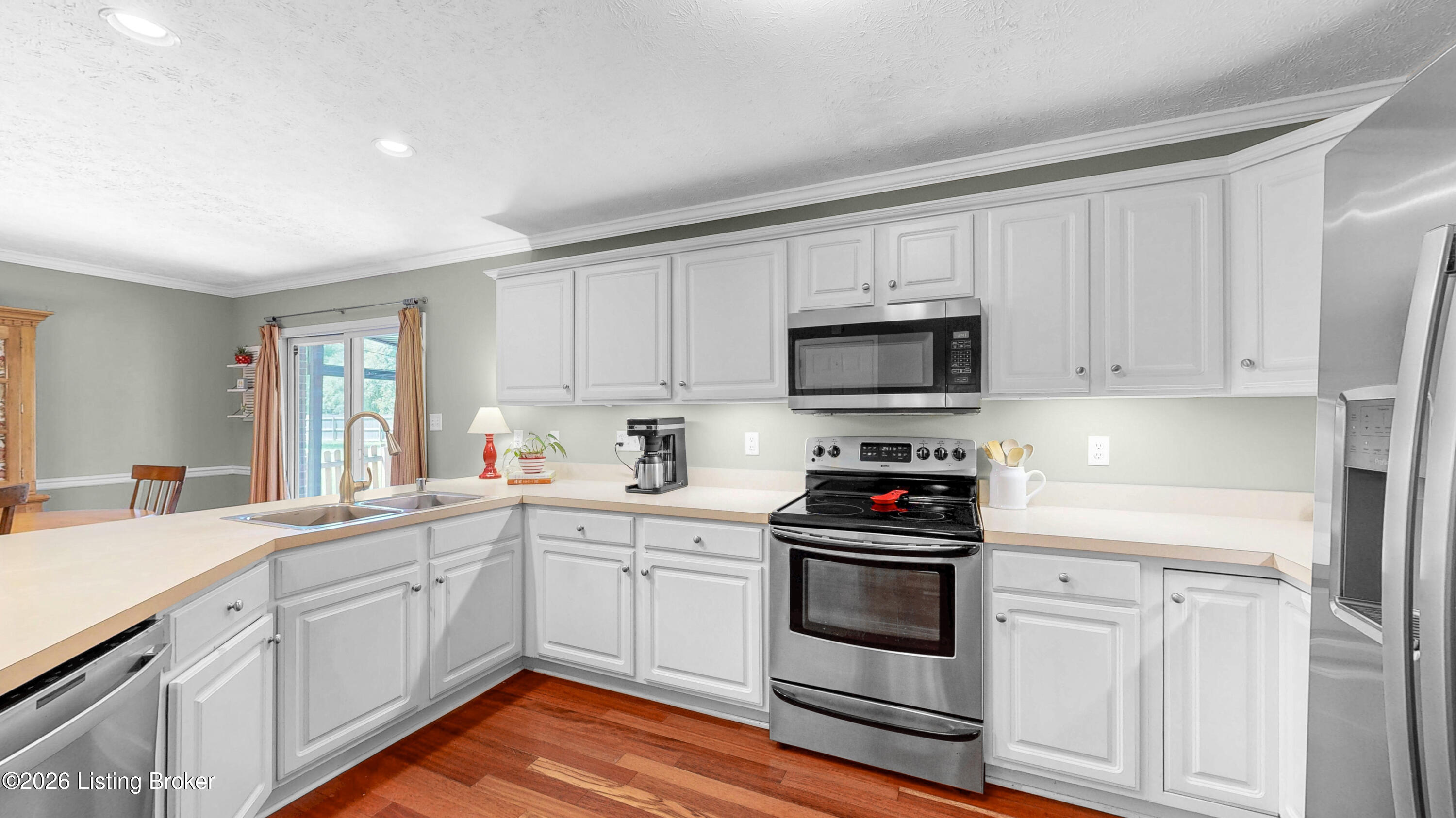 4909 Oakbrook Dr