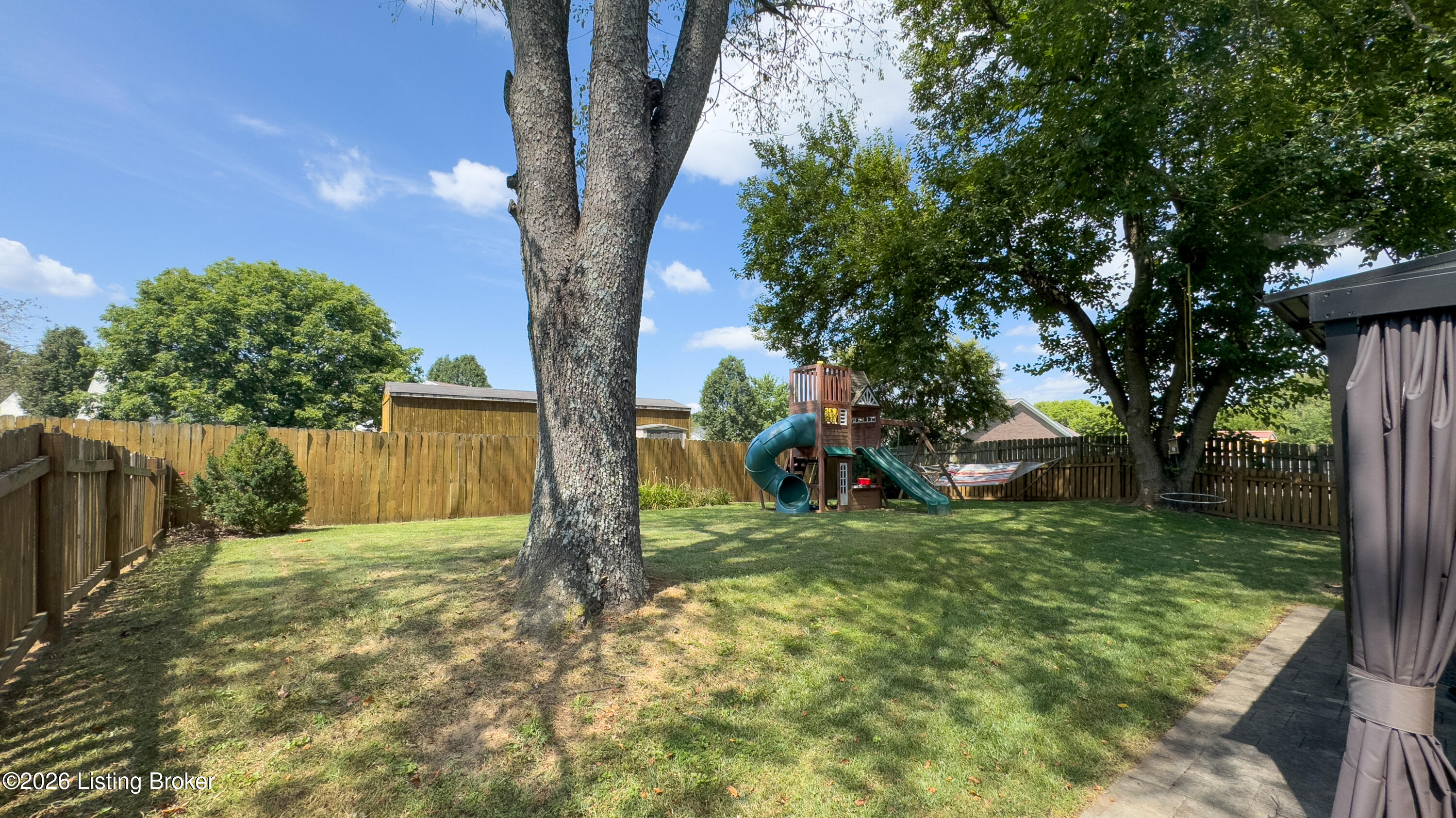 4909 Oakbrook Dr