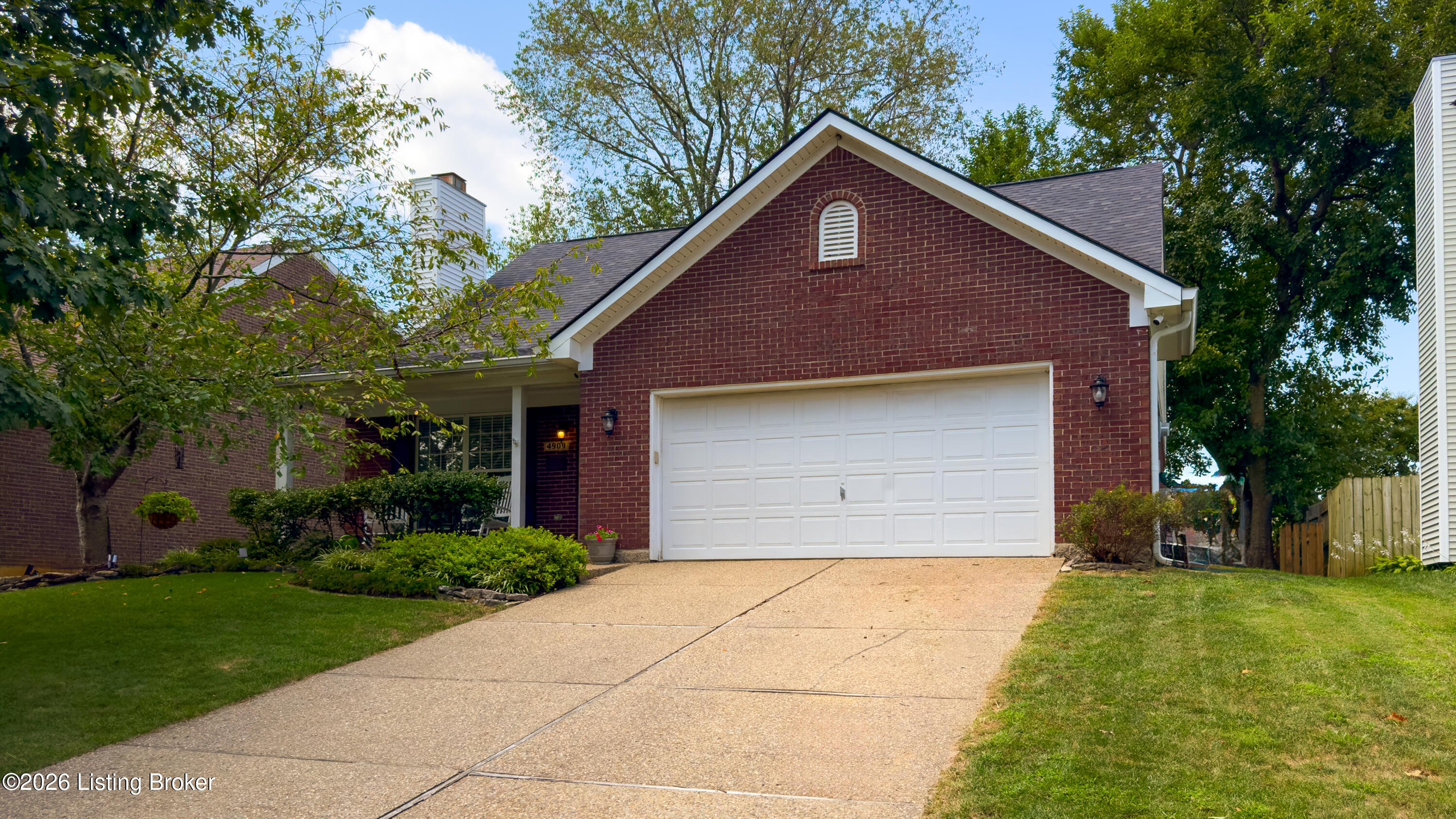 4909 Oakbrook Dr