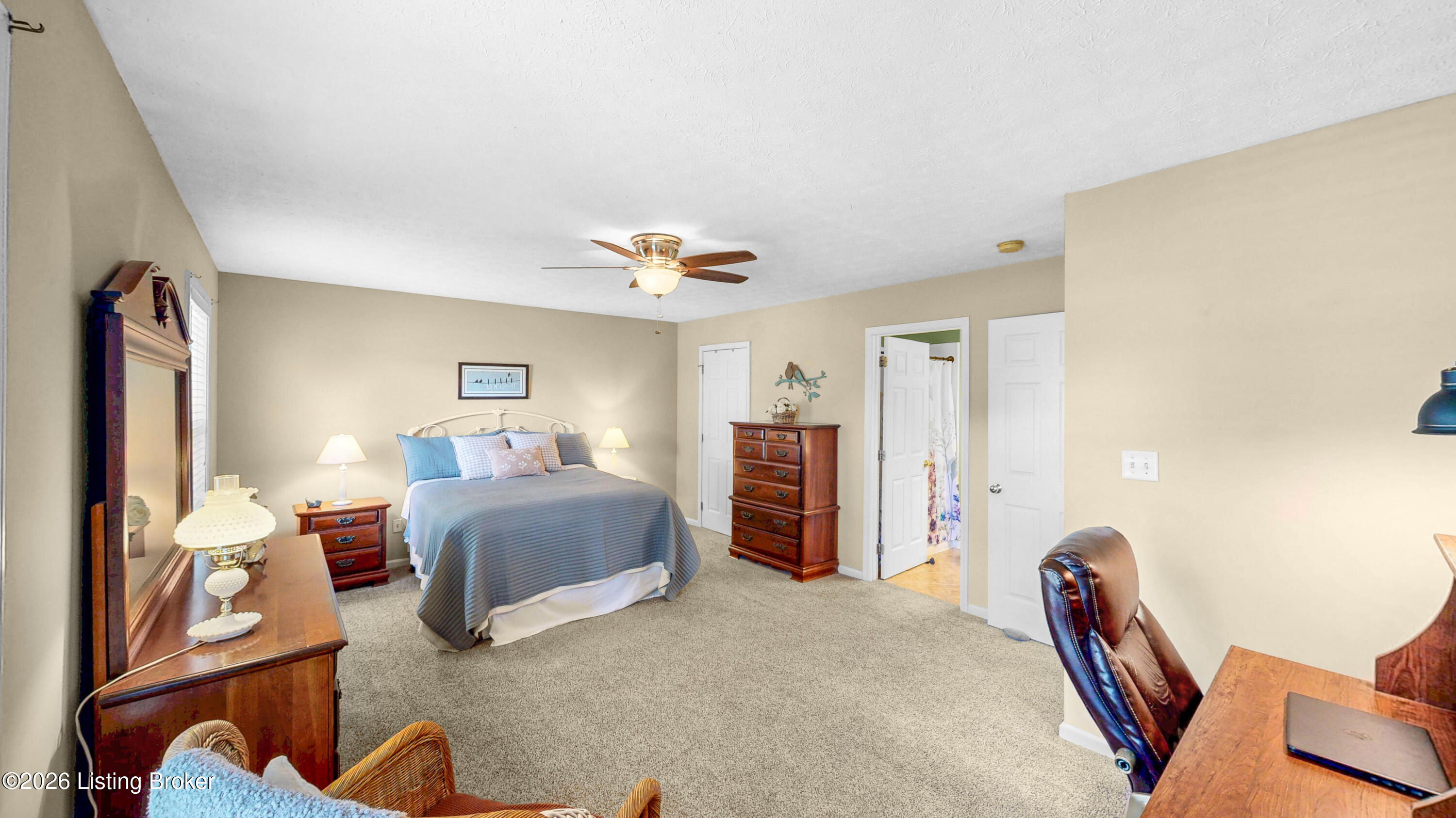 4909 Oakbrook Dr
