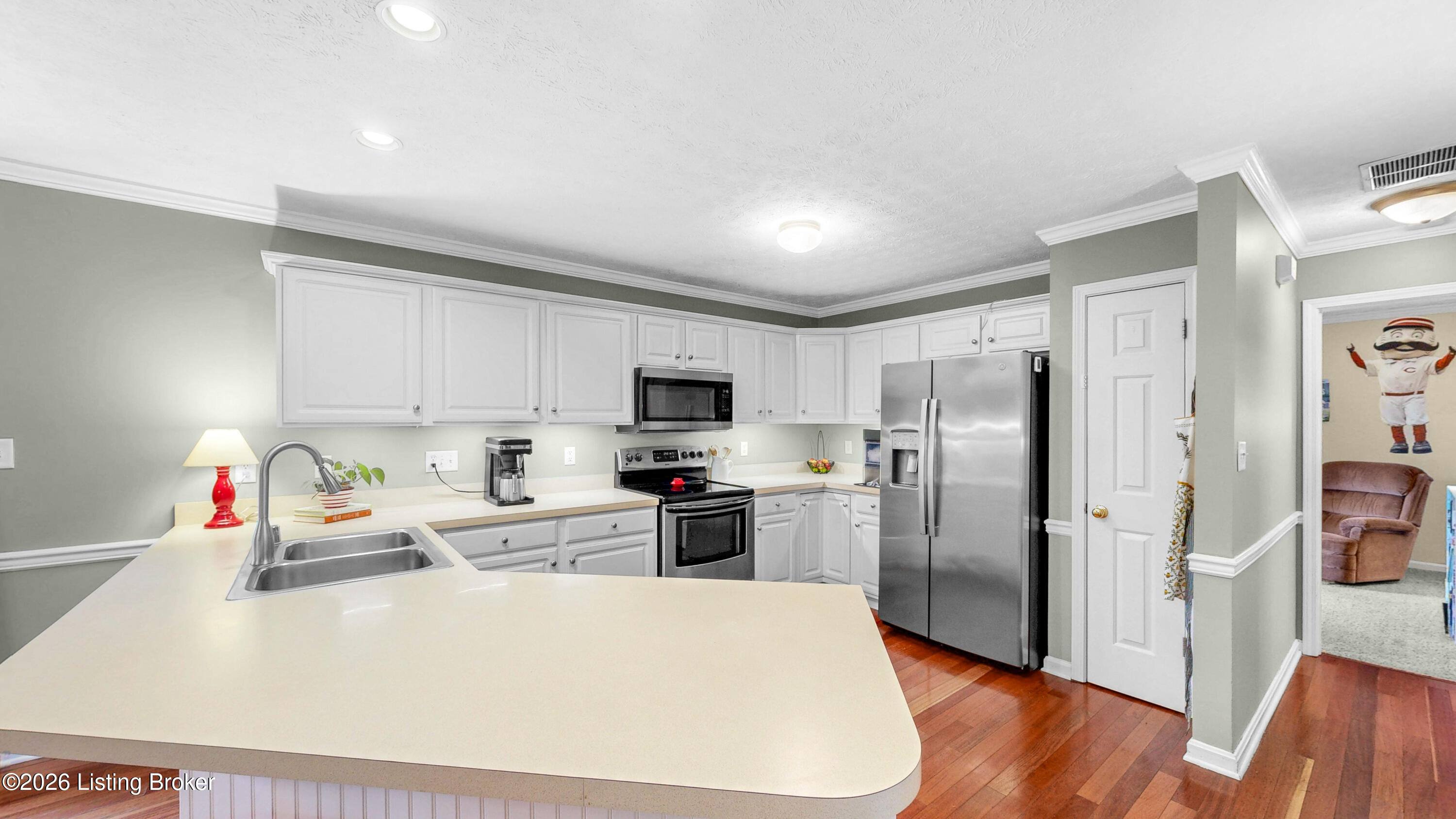 4909 Oakbrook Dr
