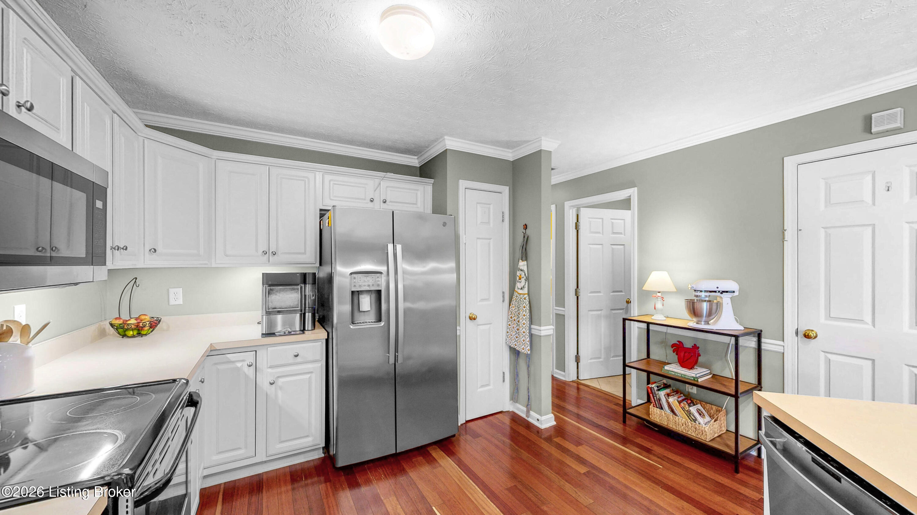 4909 Oakbrook Dr