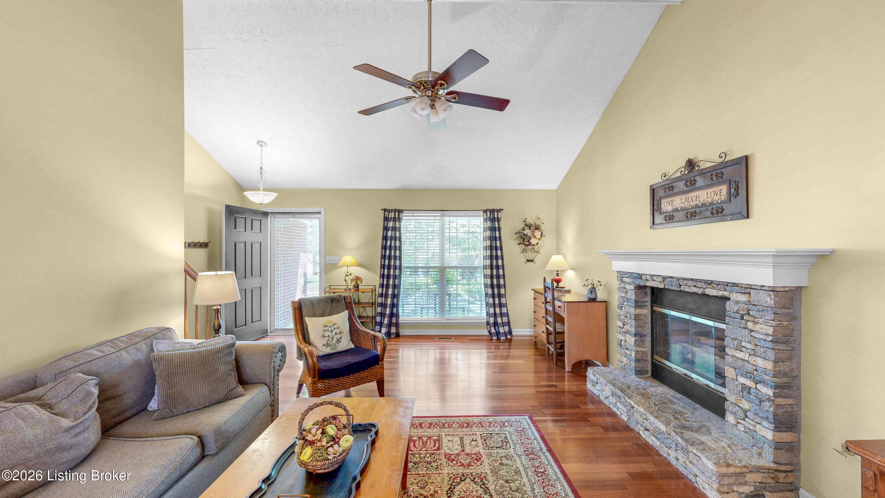 4909 Oakbrook Dr