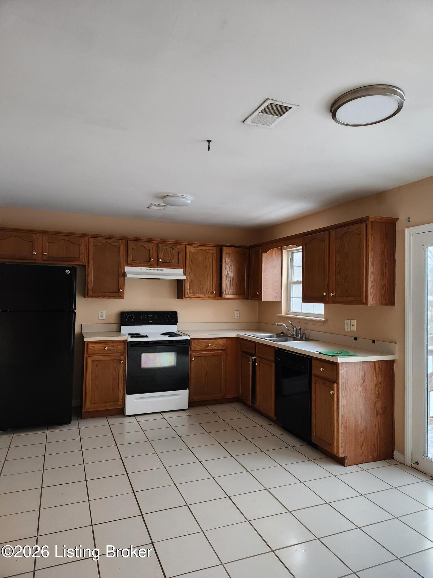 3606 Locust Ave