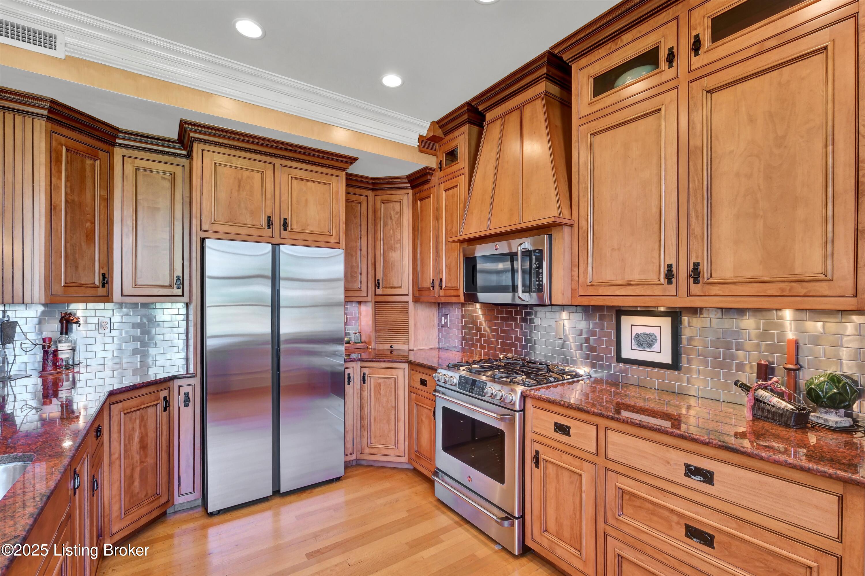 966 Cherokee Rd 205