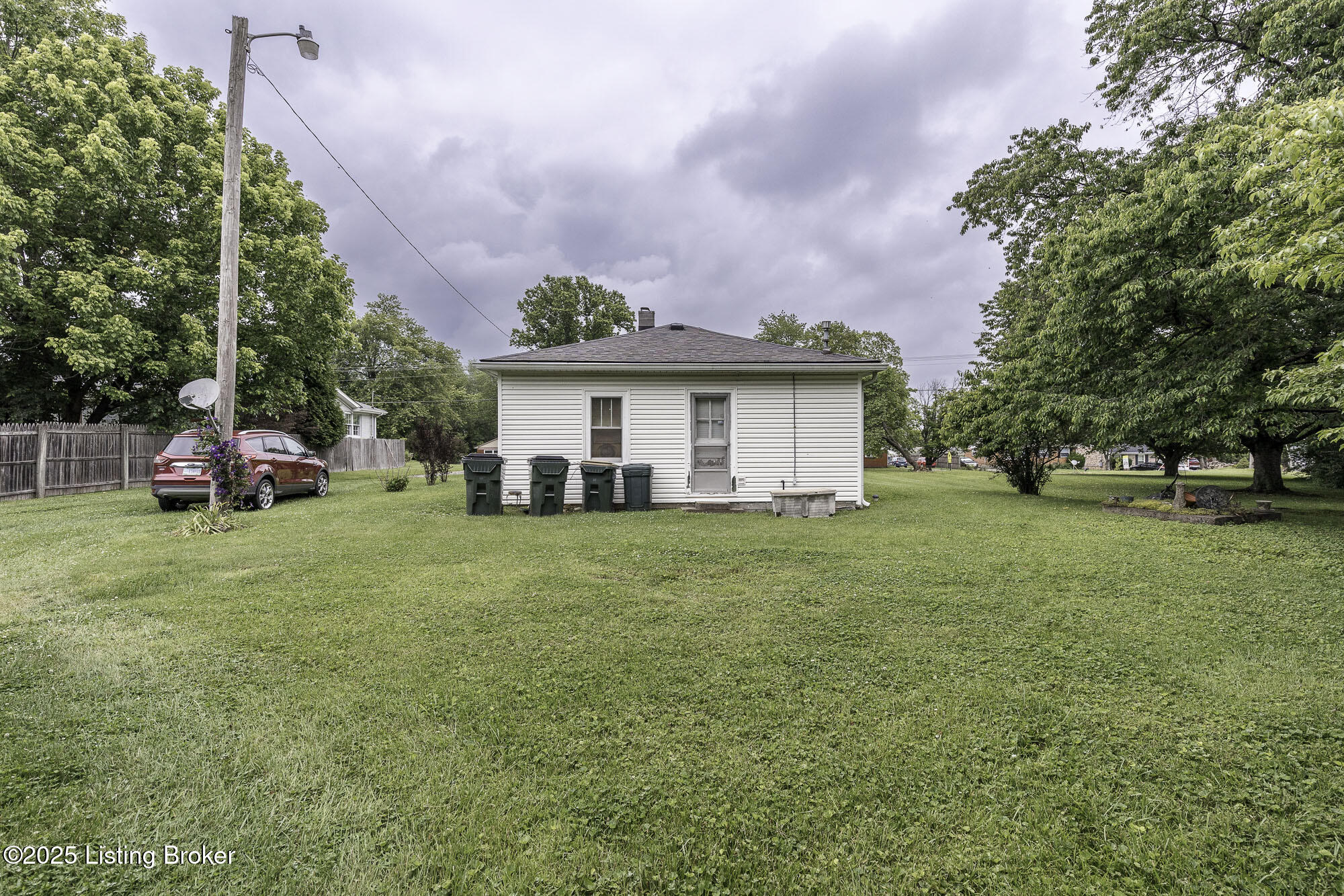 9416 Old Six Mile Ln