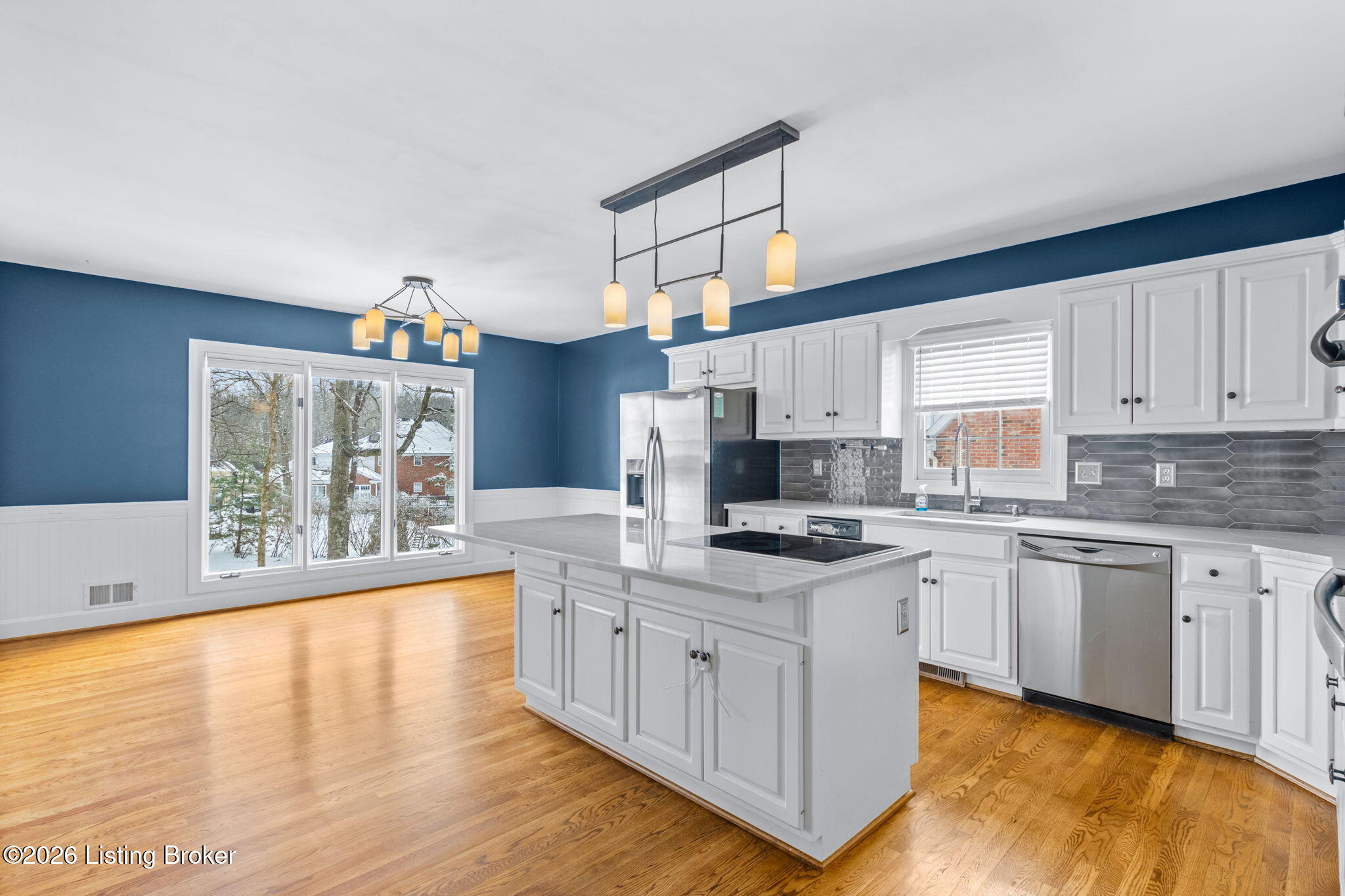 803 Lake Forest Pkwy