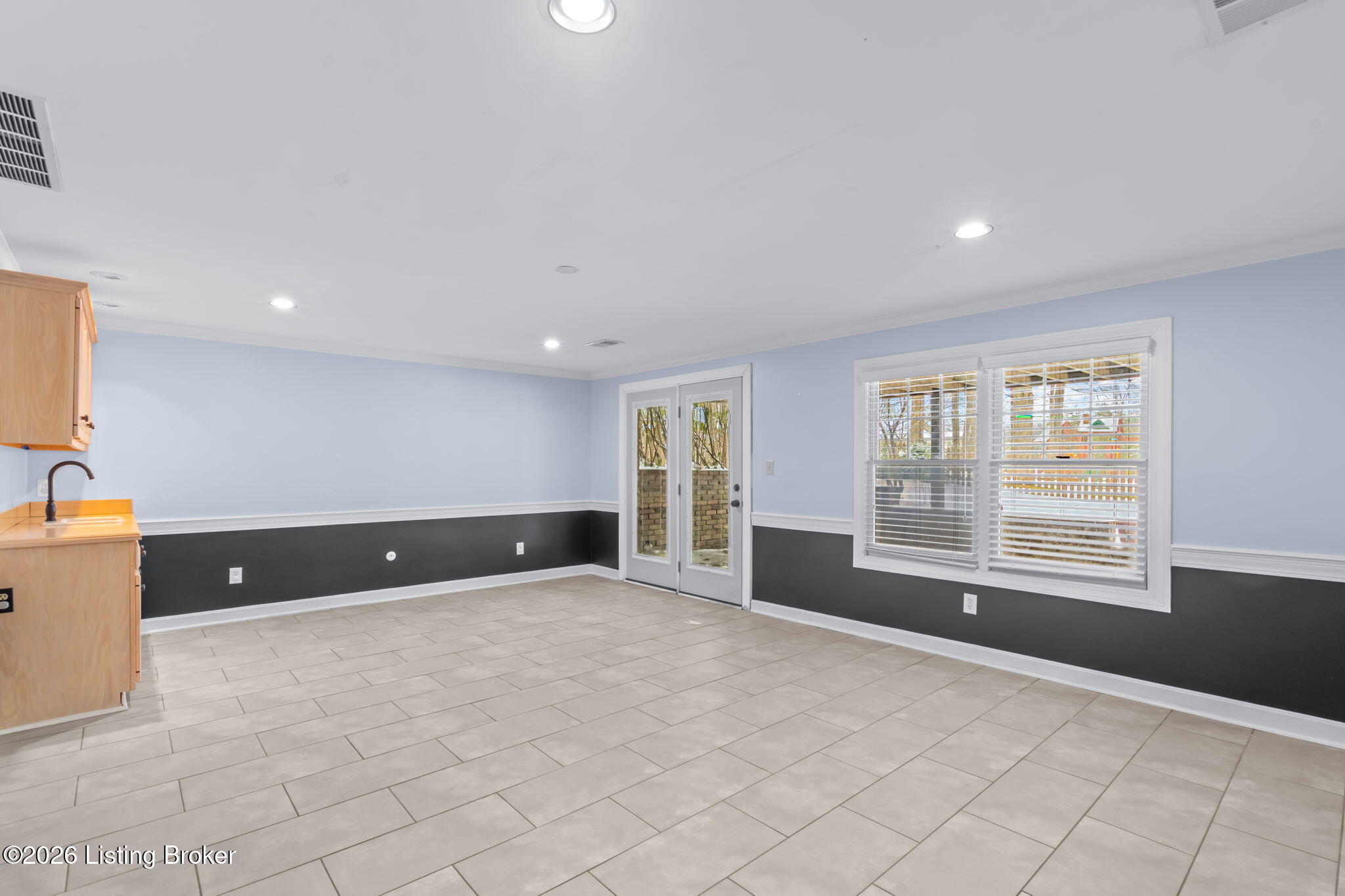 803 Lake Forest Pkwy
