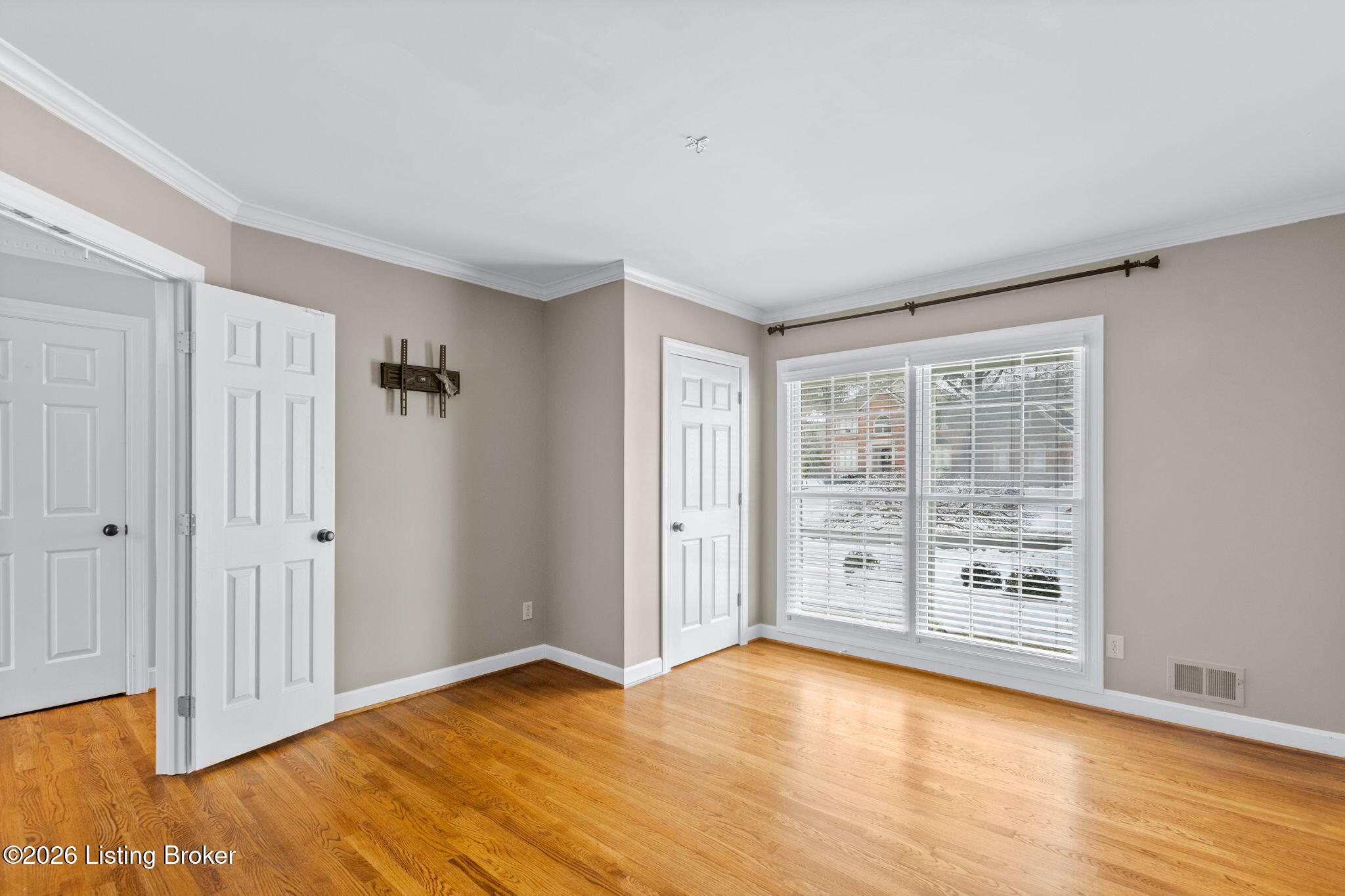 803 Lake Forest Pkwy