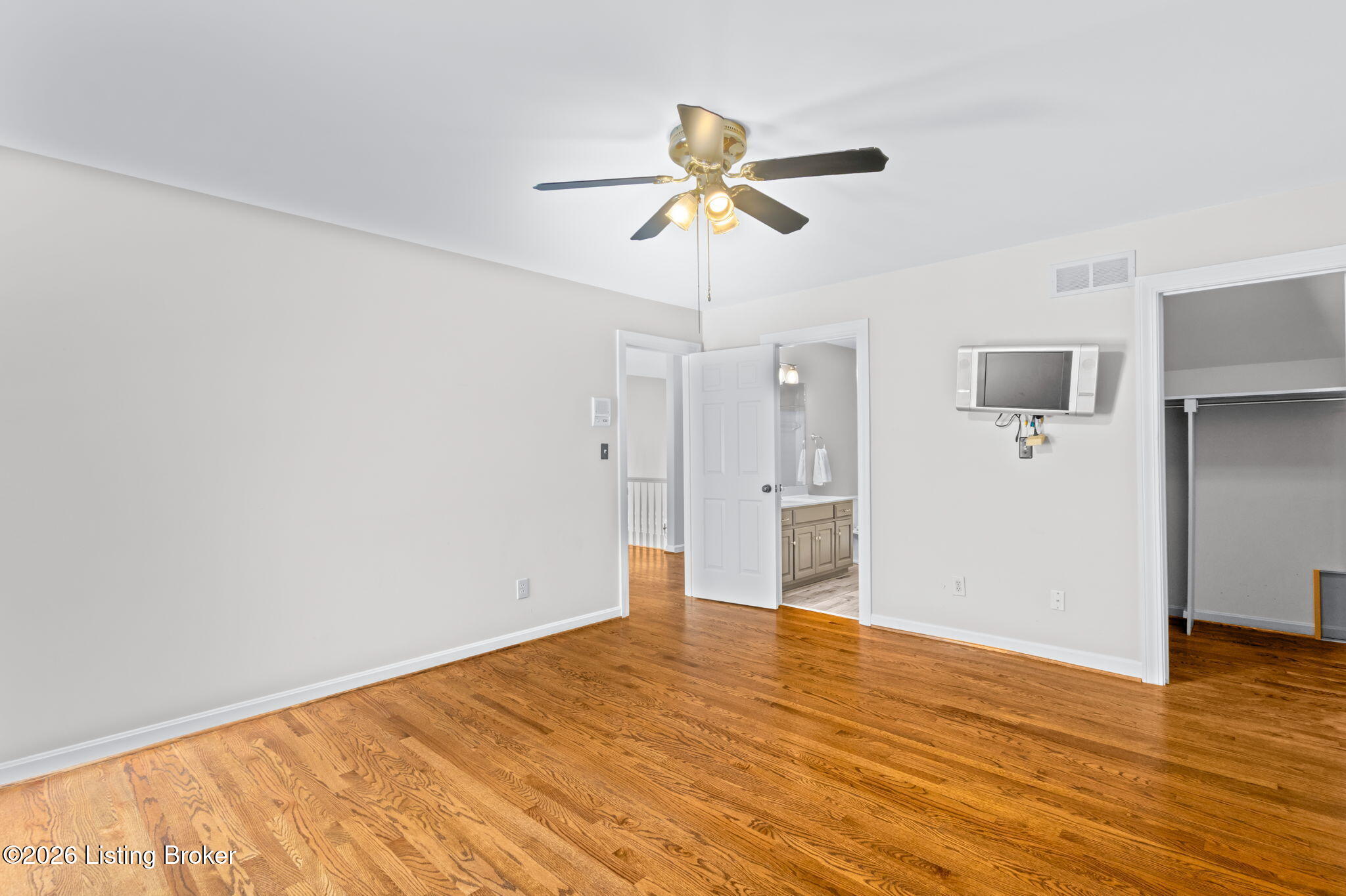 803 Lake Forest Pkwy