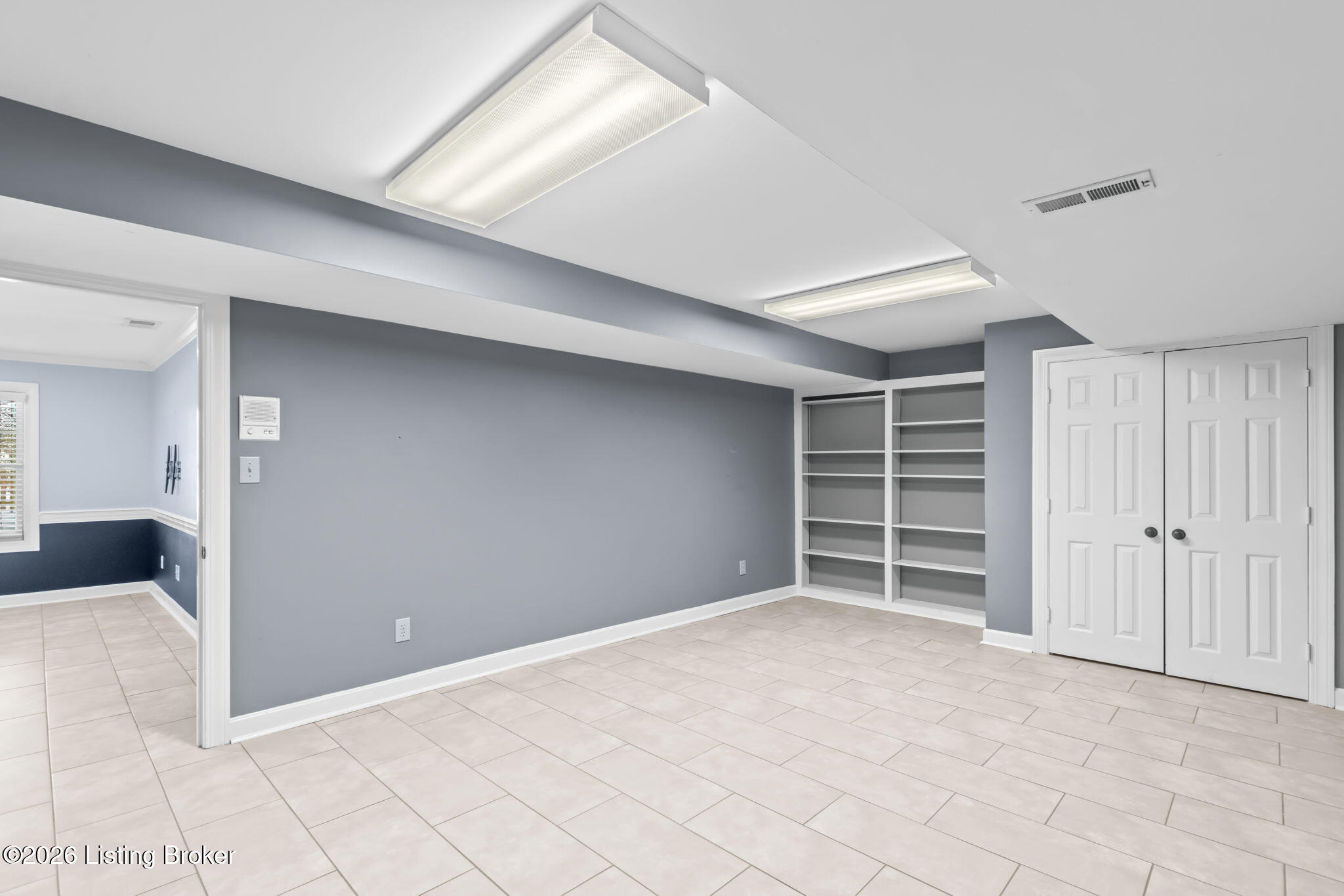 803 Lake Forest Pkwy