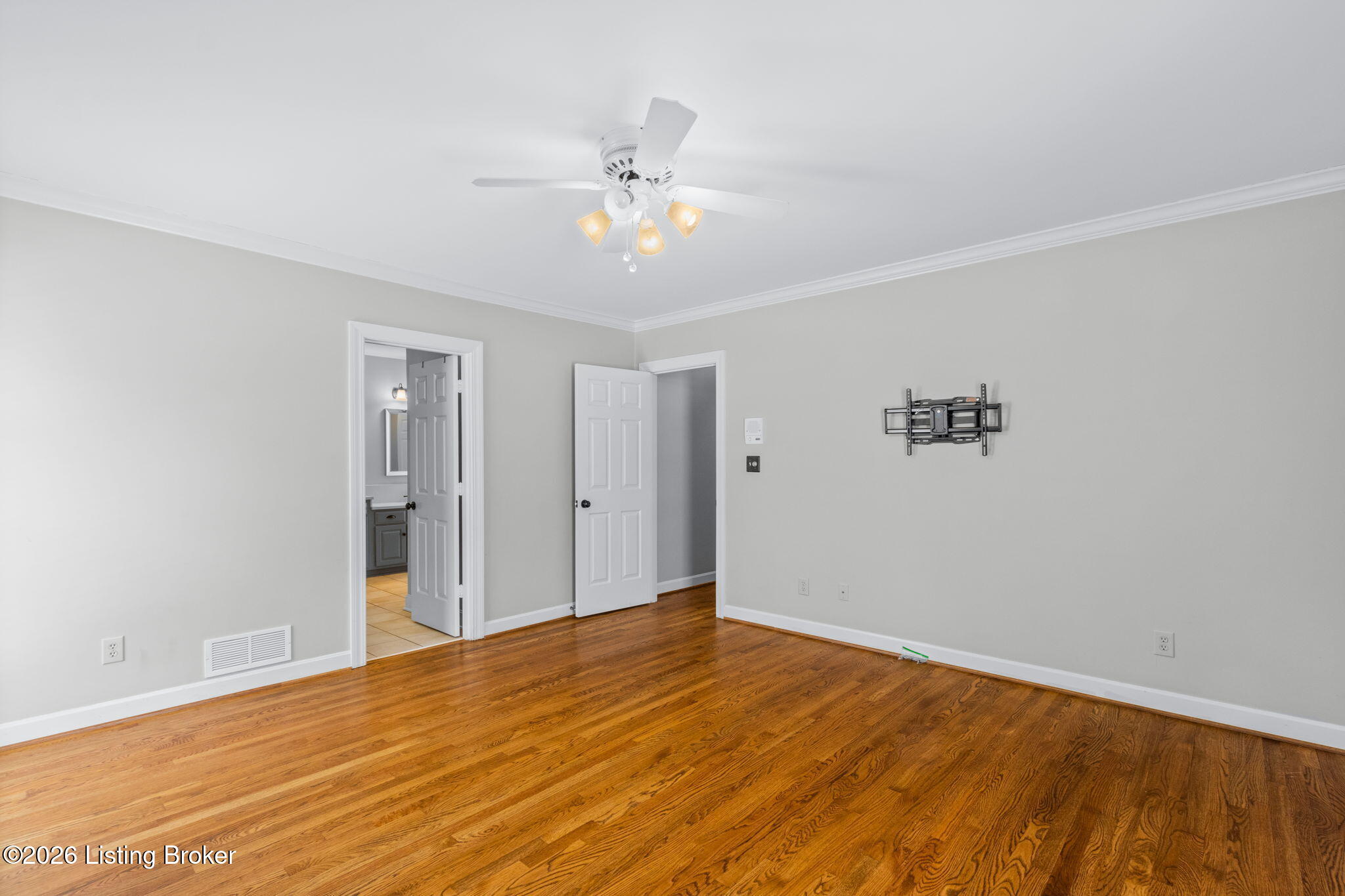 803 Lake Forest Pkwy