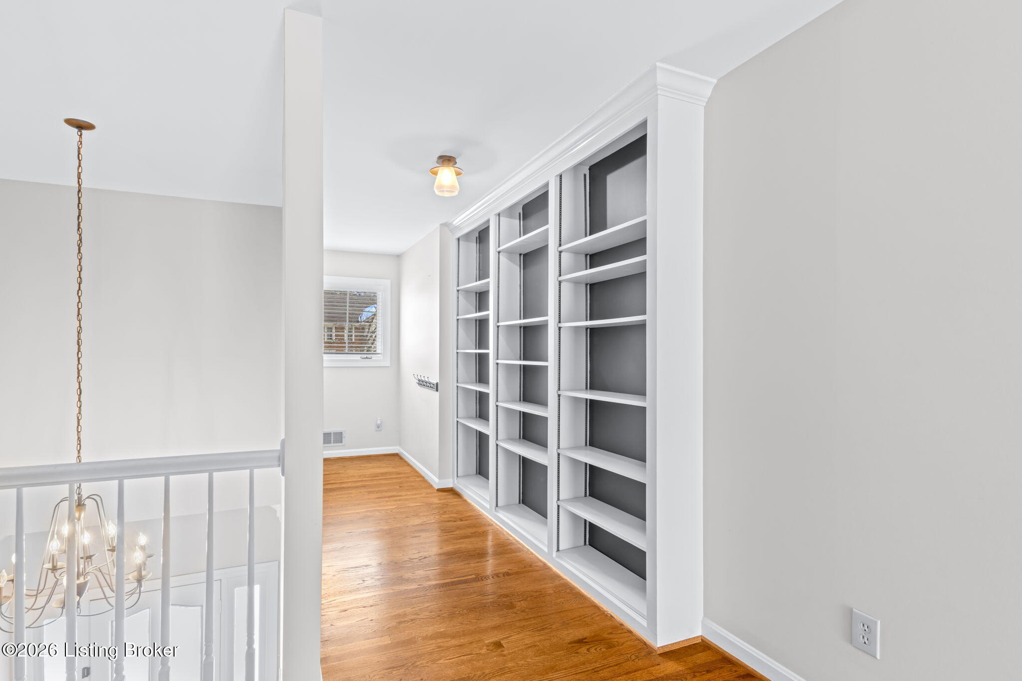 803 Lake Forest Pkwy