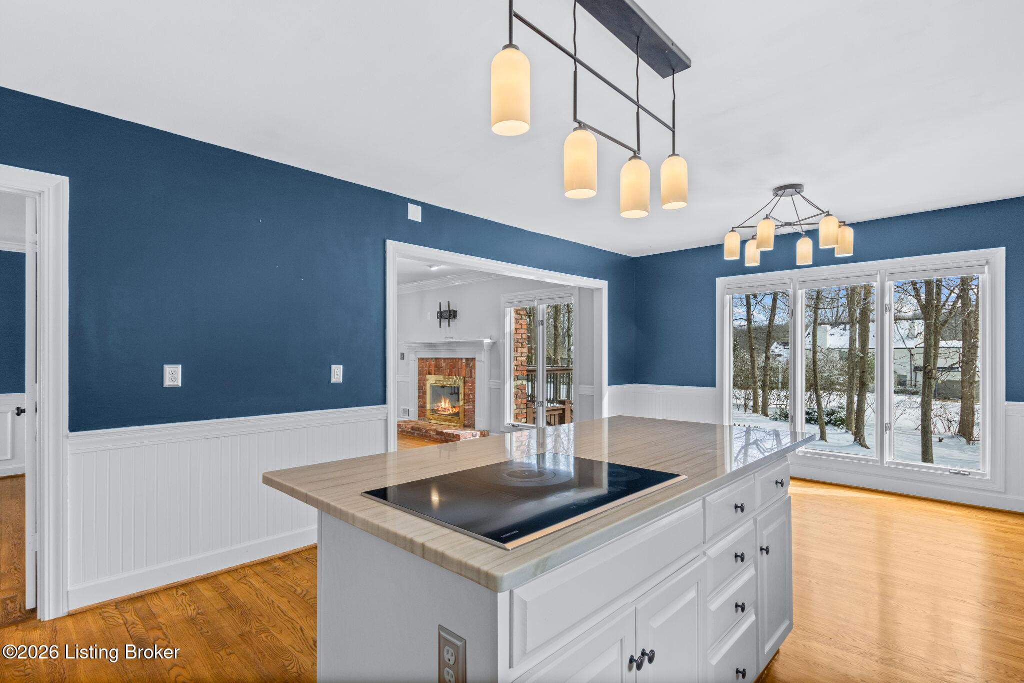 803 Lake Forest Pkwy