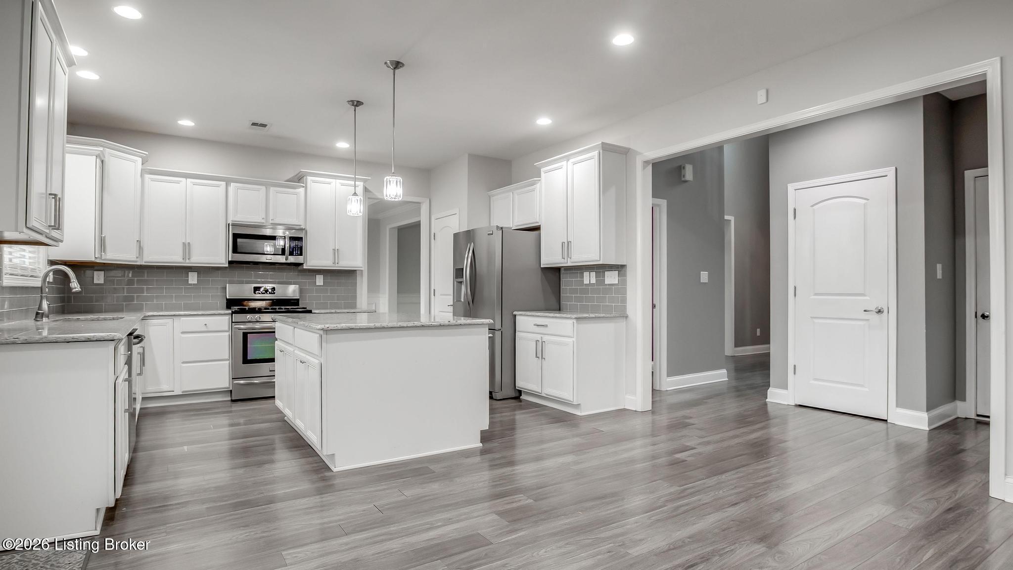 204 Chestnut Grove Ct