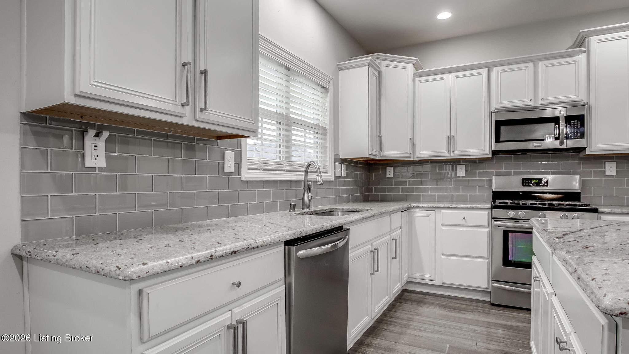 204 Chestnut Grove Ct