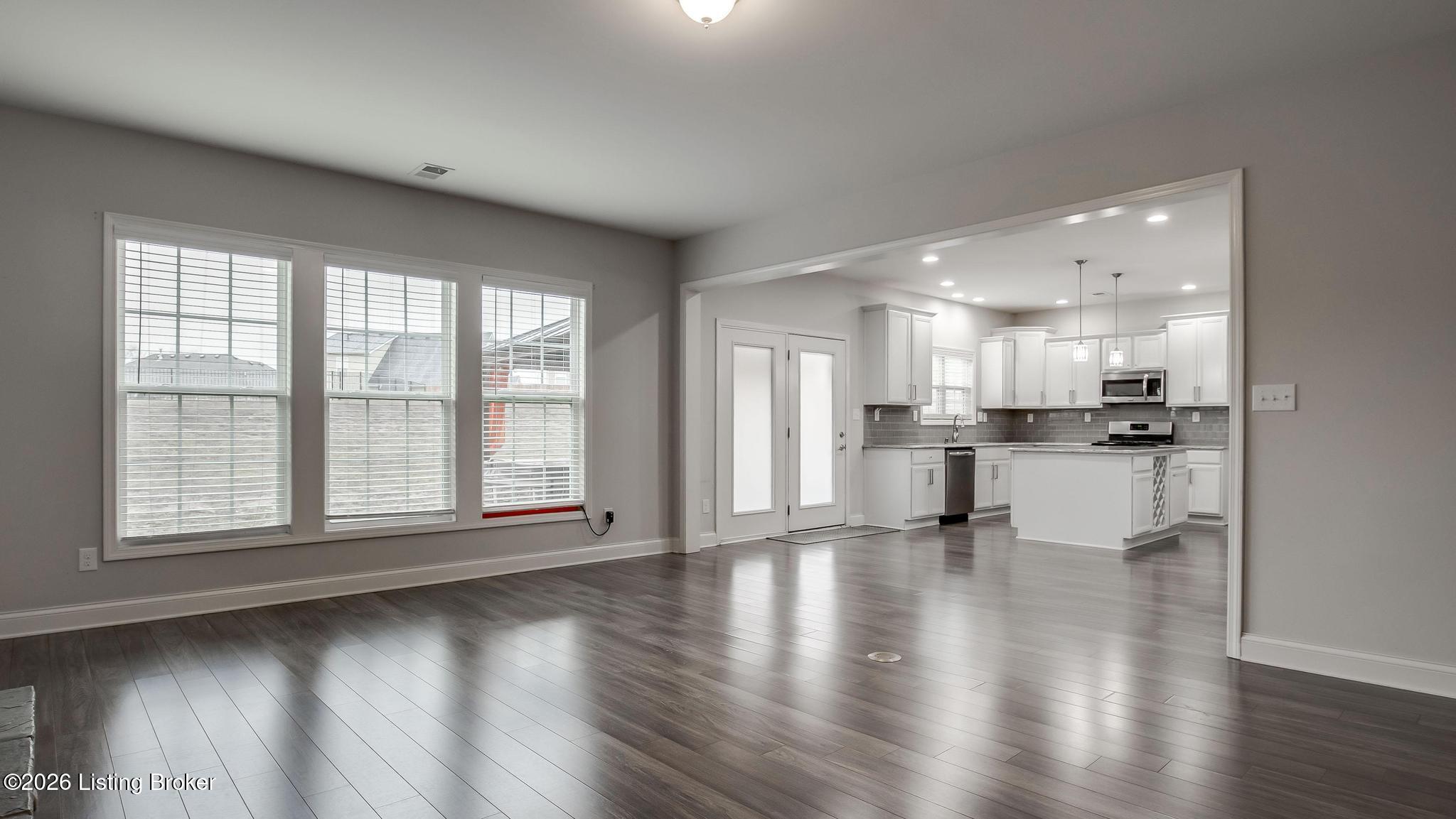 204 Chestnut Grove Ct