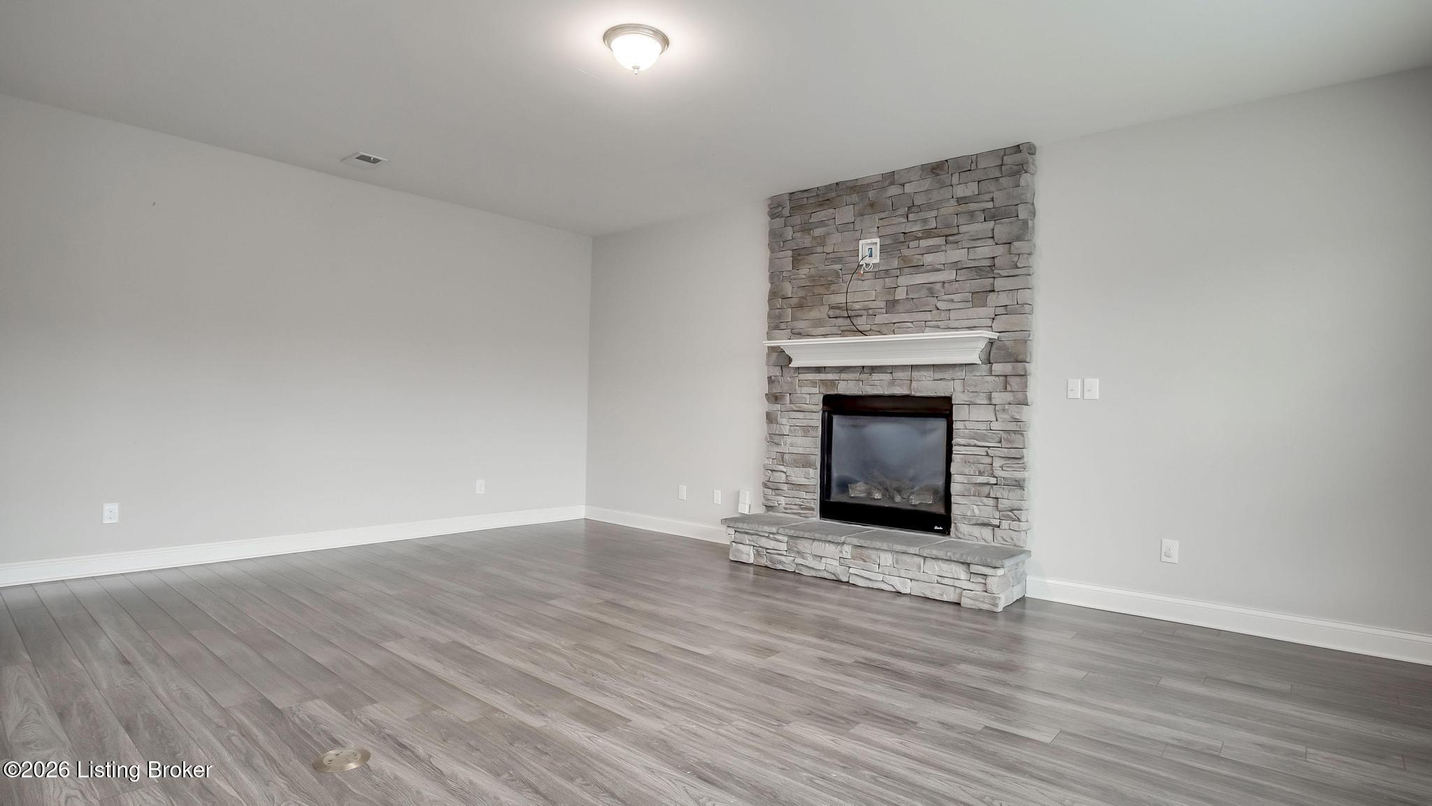 204 Chestnut Grove Ct