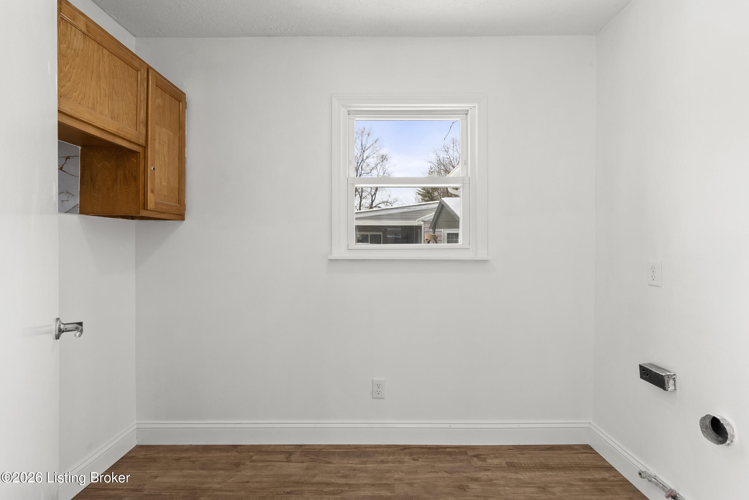 6902 John Adams Way