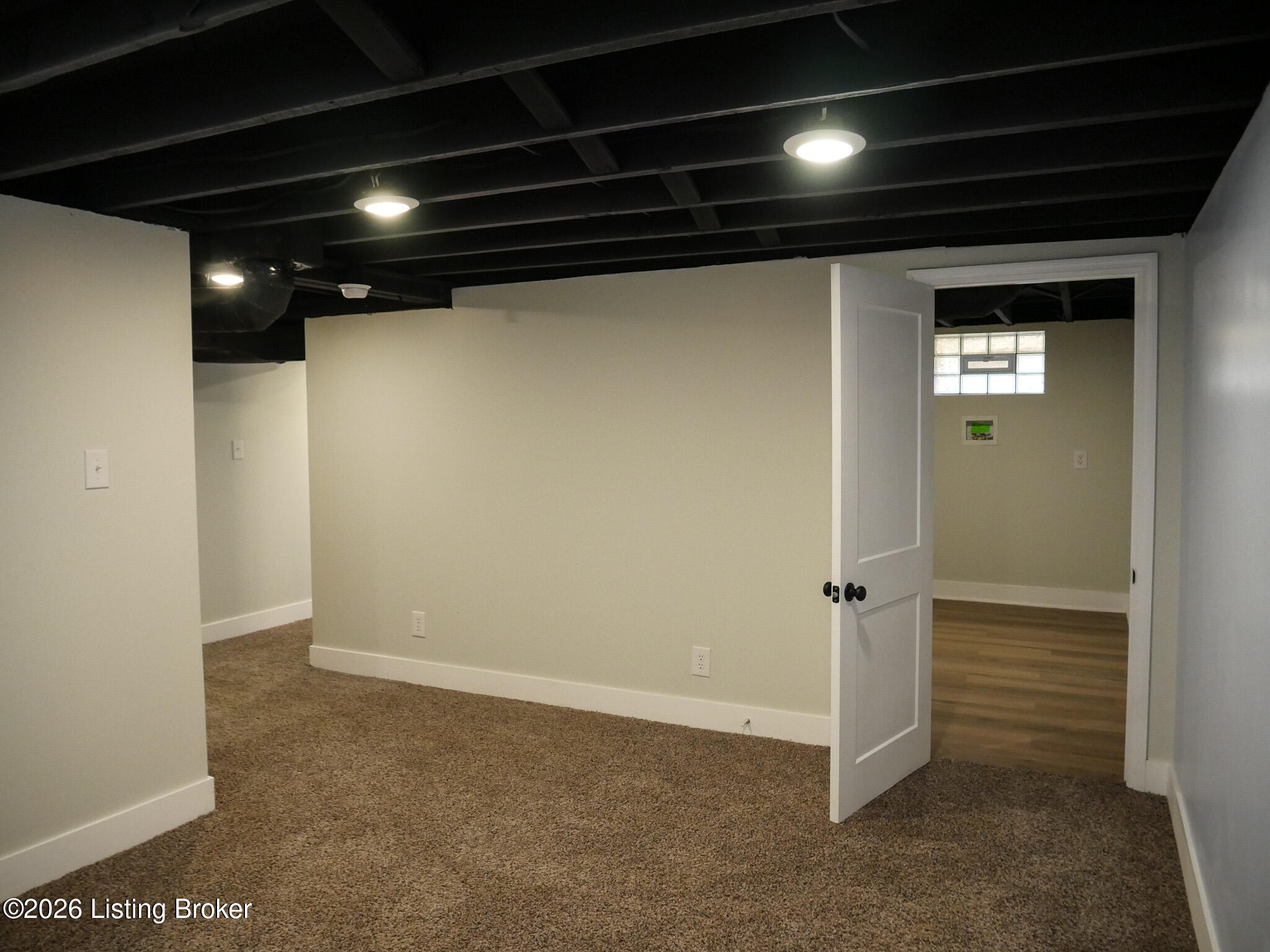 4518 Grand Ave