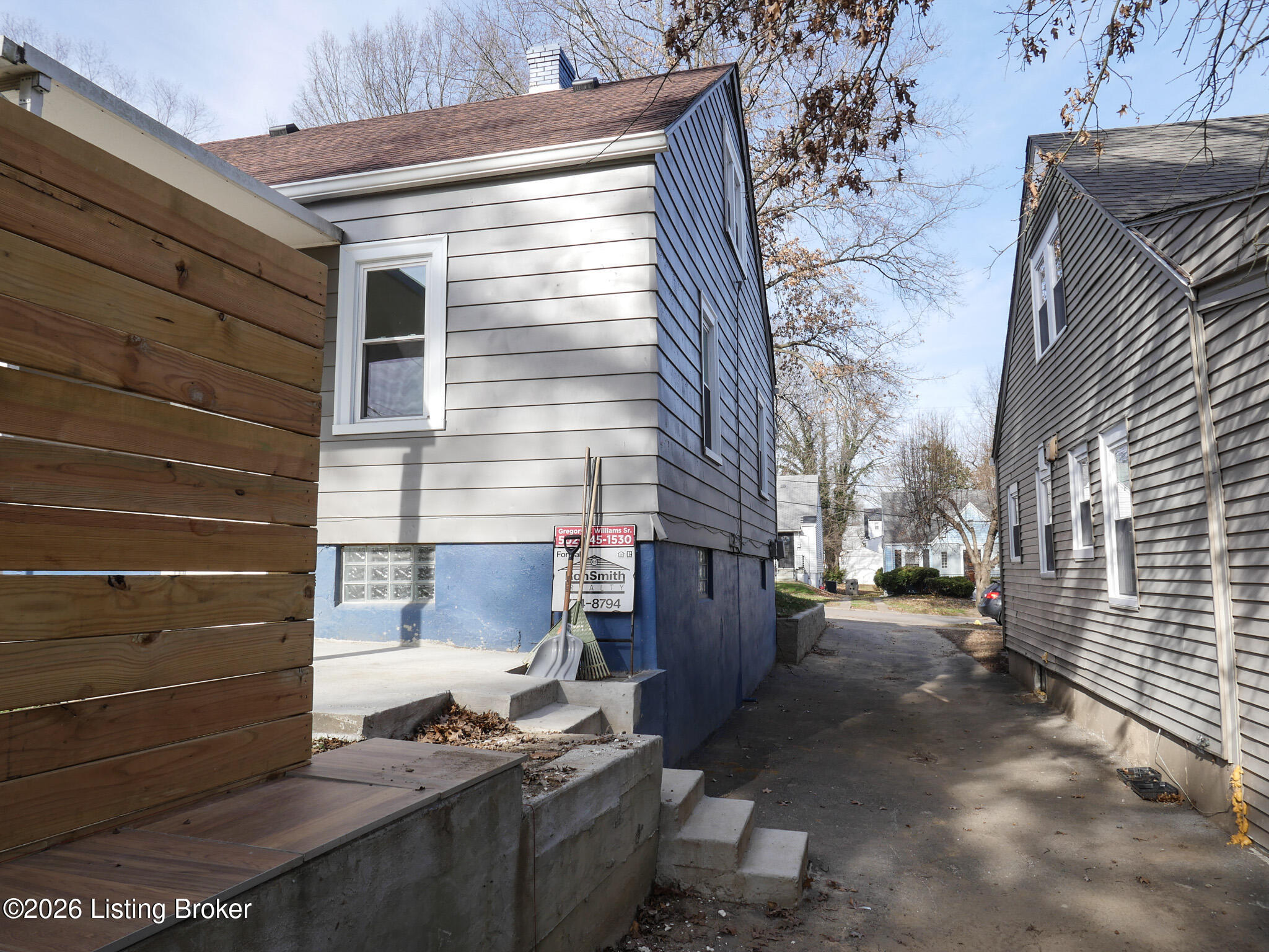 4518 Grand Ave