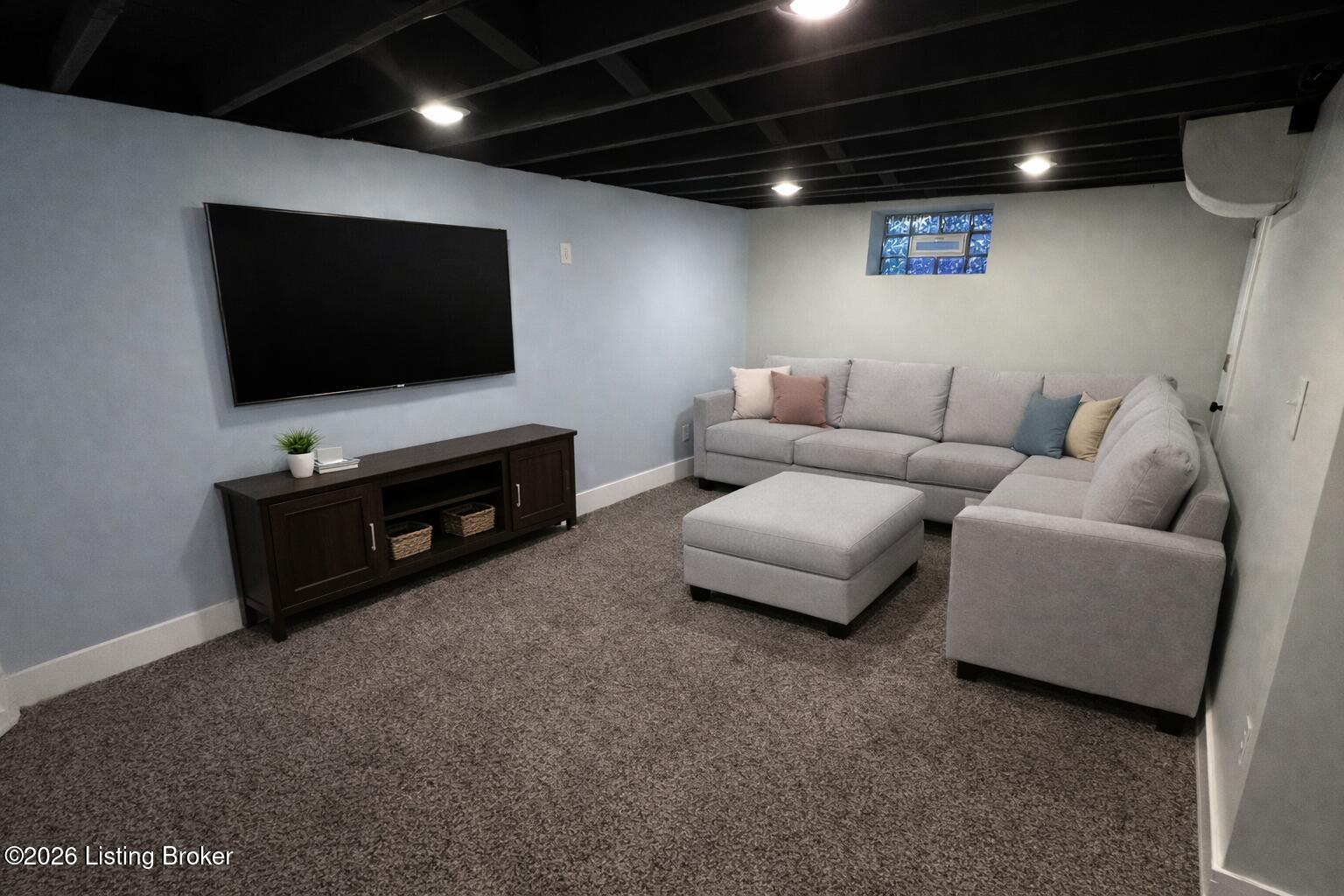 4518 Grand Ave