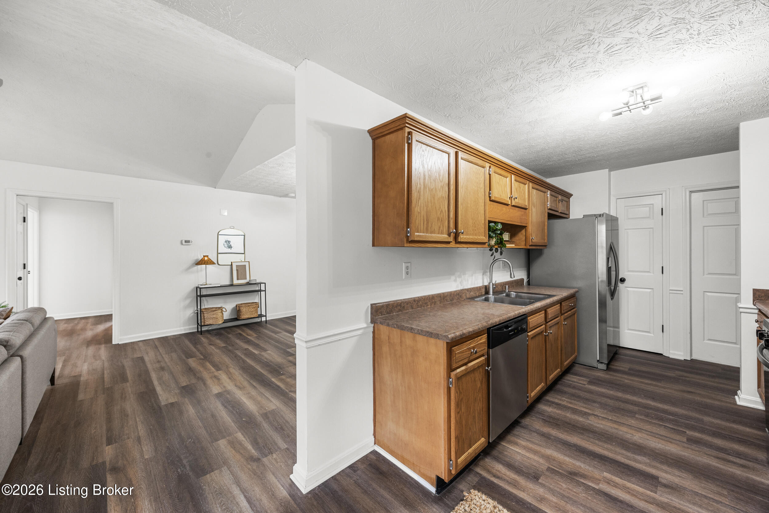 11403 Ridge Lake Dr